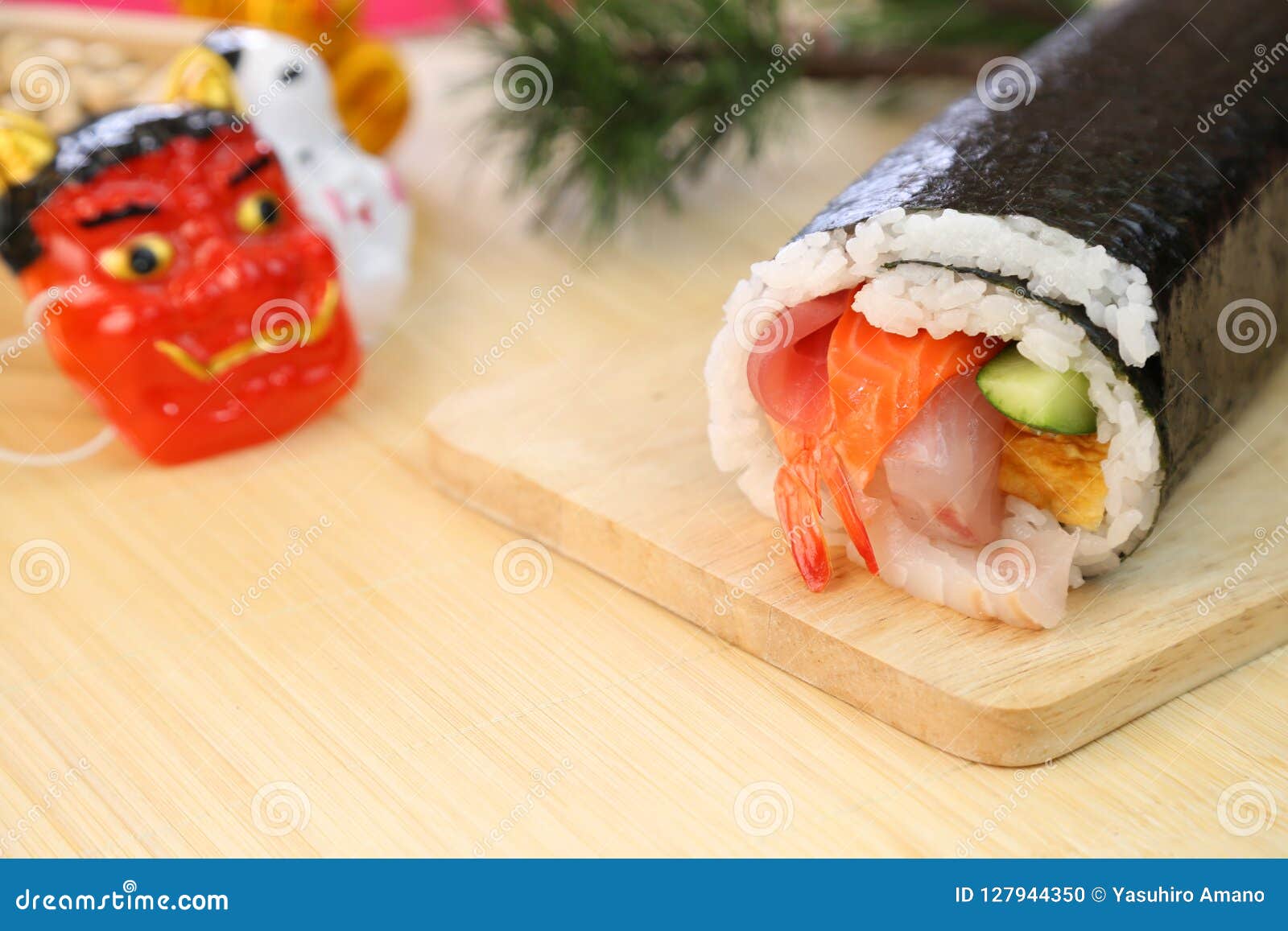 https://thumbs.dreamstime.com/z/ehomaki-literally-sushi-roll-blessing-direction-refers-to-maki-zushi-eating-which-day-setsubun-traditional-end-winter-127944350.jpg