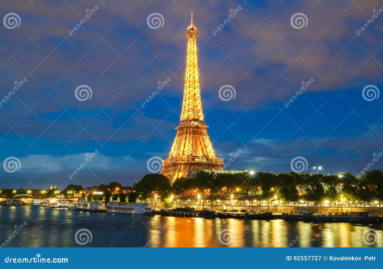 Eiffel Tower In The Duskparis France Editorial Photography Image