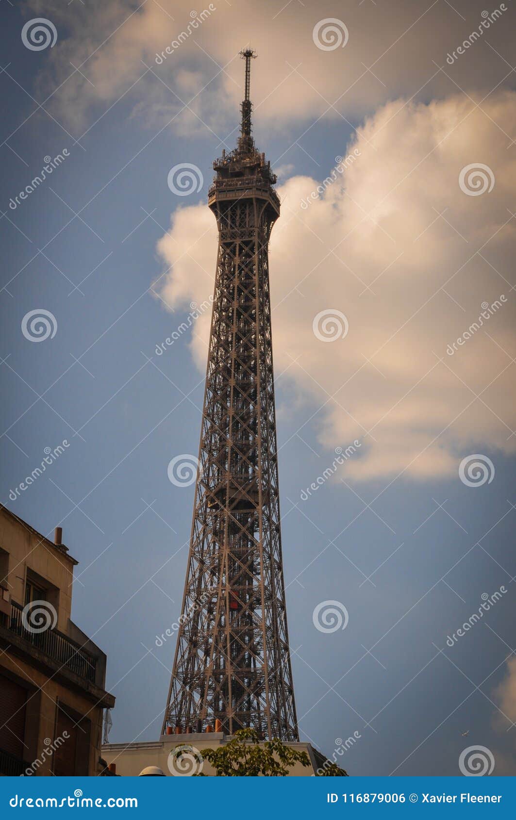 why is the eiffel tower important