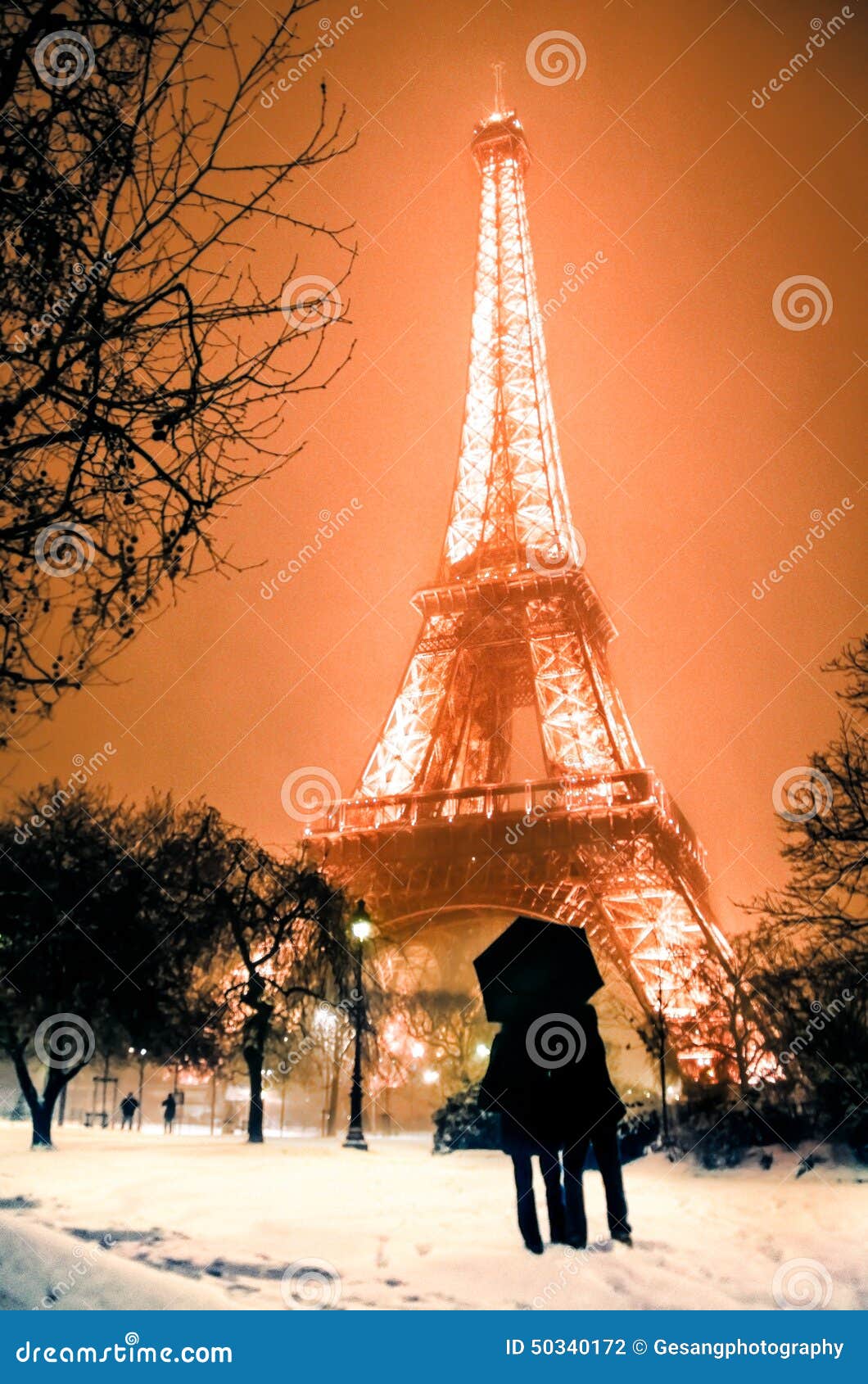 Eiffel, Tower of Love editorial photography. Image of paris - 50340172