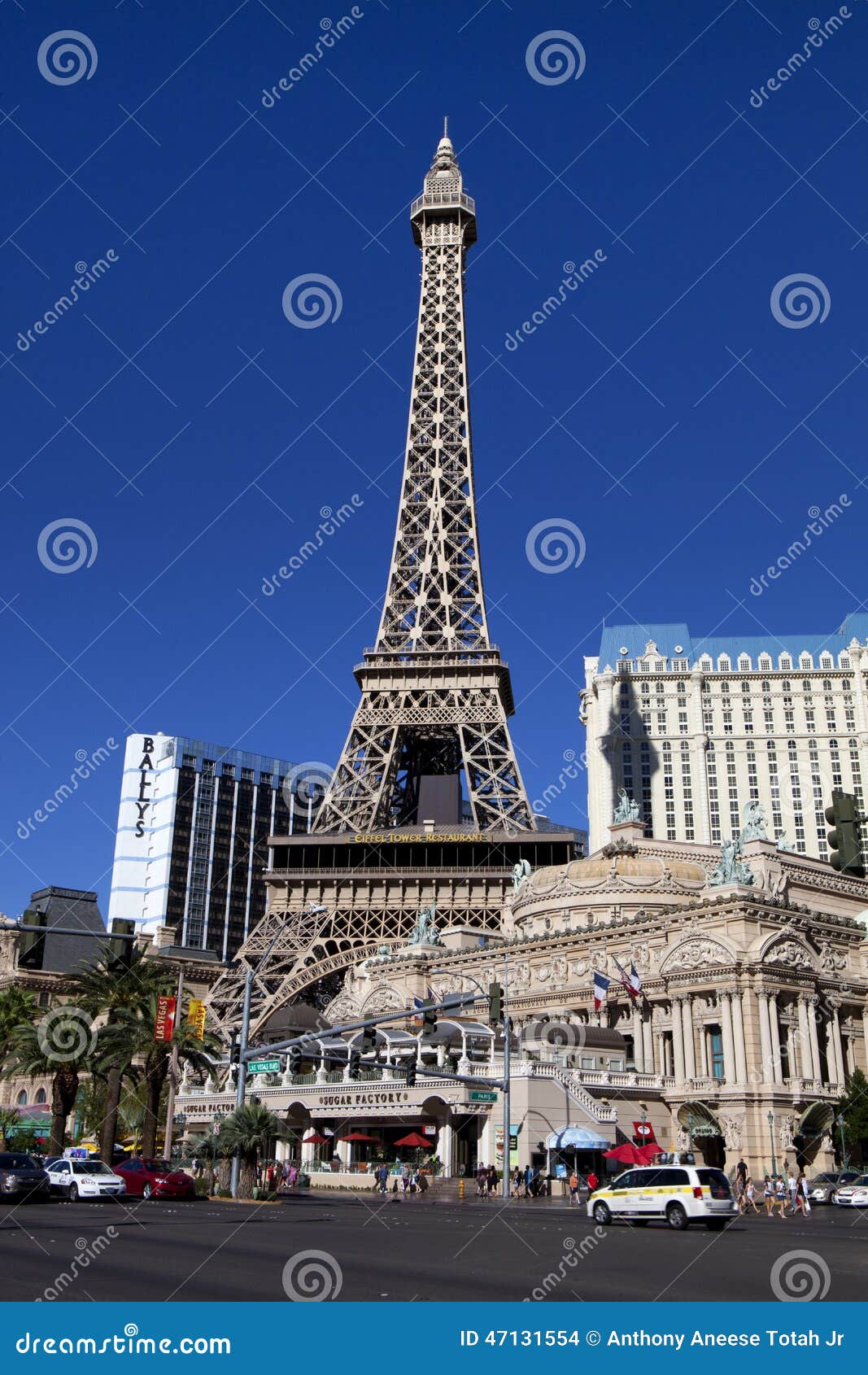 Eiffel Tower Replica at the Paris Hotel and Casino in Las Vegas ...