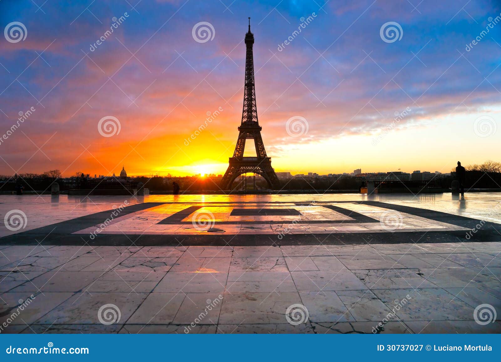 Eiffel Tower at Sunrise, Paris. Stock Image Image of river, cityscape