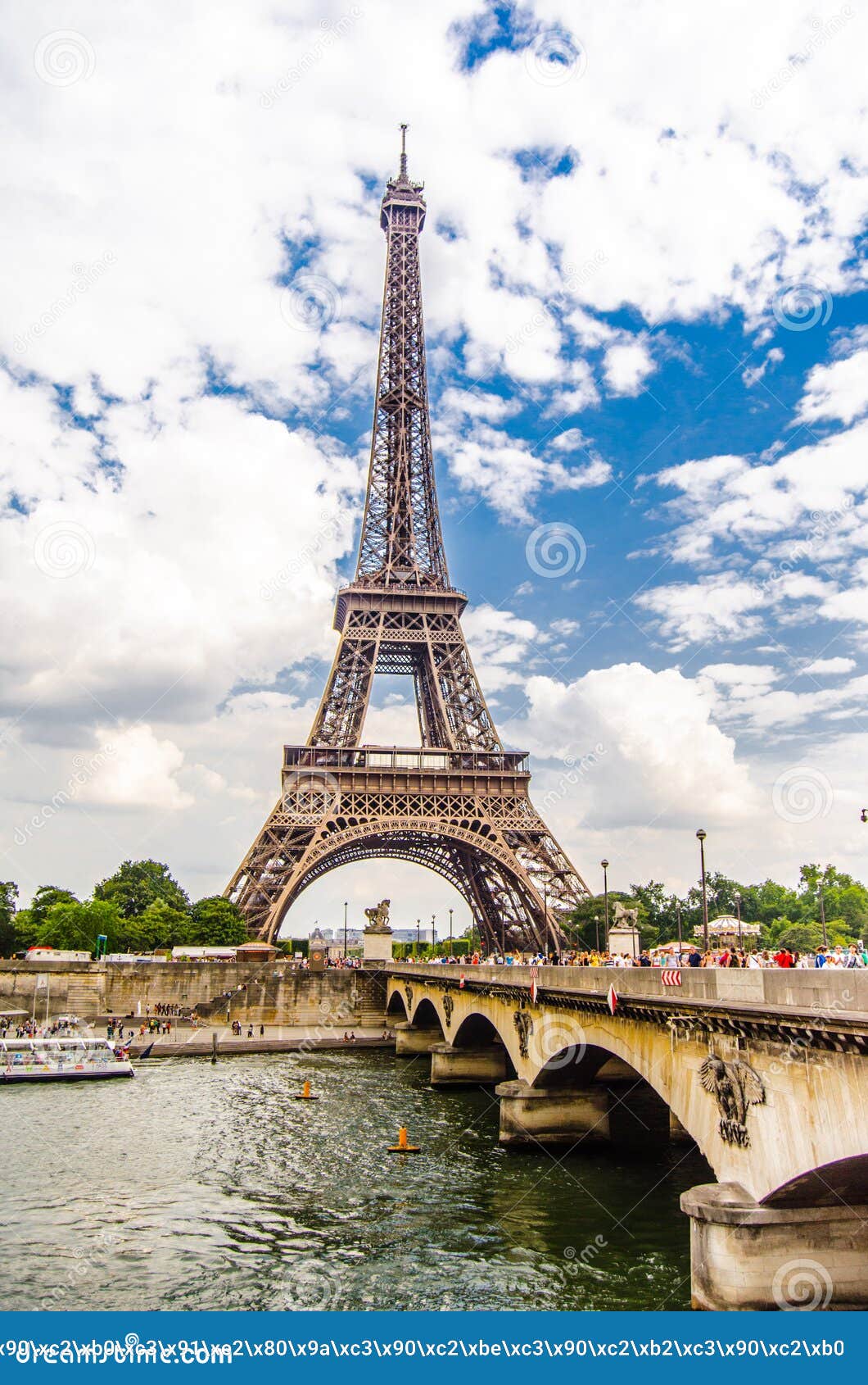 Eiffel Tower editorial photography. Image of architectural 72998857