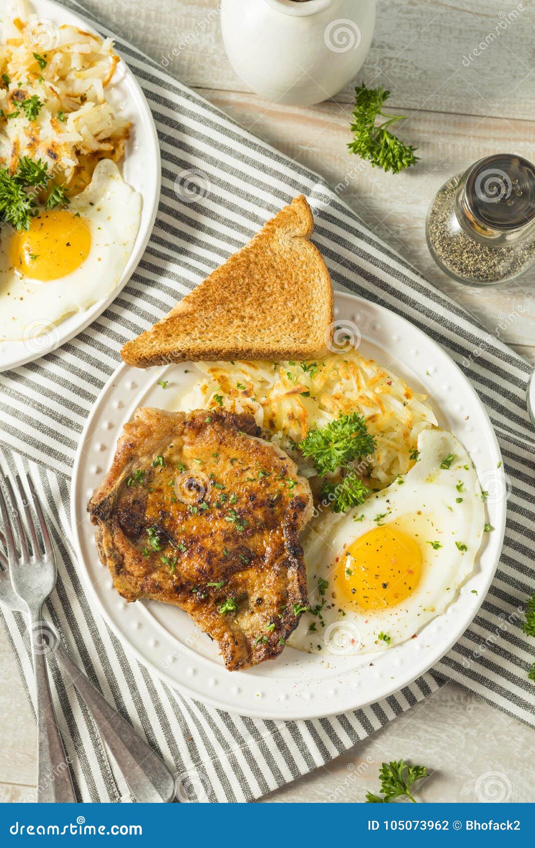 Eigengemaakt Fried Breakfast Pork Chops Stock Foto - Image of heet ...