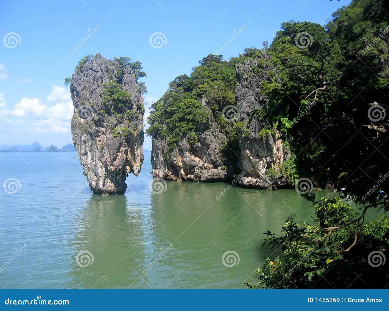 Eiland in De Baai Van Phang Nga, Thailand Stock Afbeelding - Image of ...