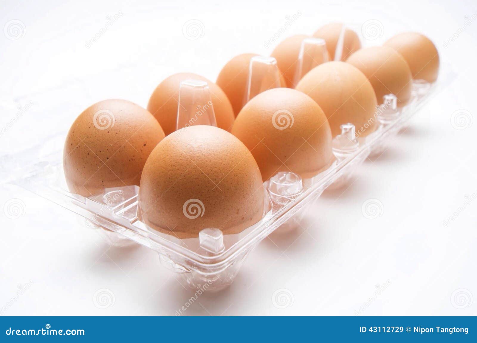 Ein Dutzend Ei Im Hintergrundweiss Stockbild Bild Von Dutzend Hintergrund