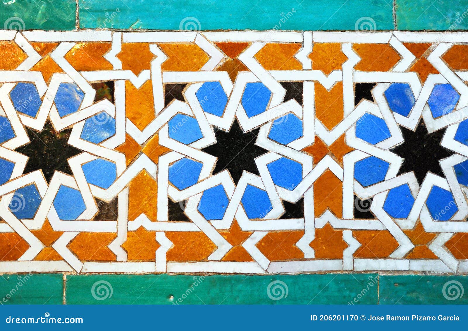 azulejos de al andalus. mosaico ÃÂ¡rabe. azulejos de sevilla. azulejos ÃÂ¡rabes de espaÃÂ±a. alcazar de sevilla