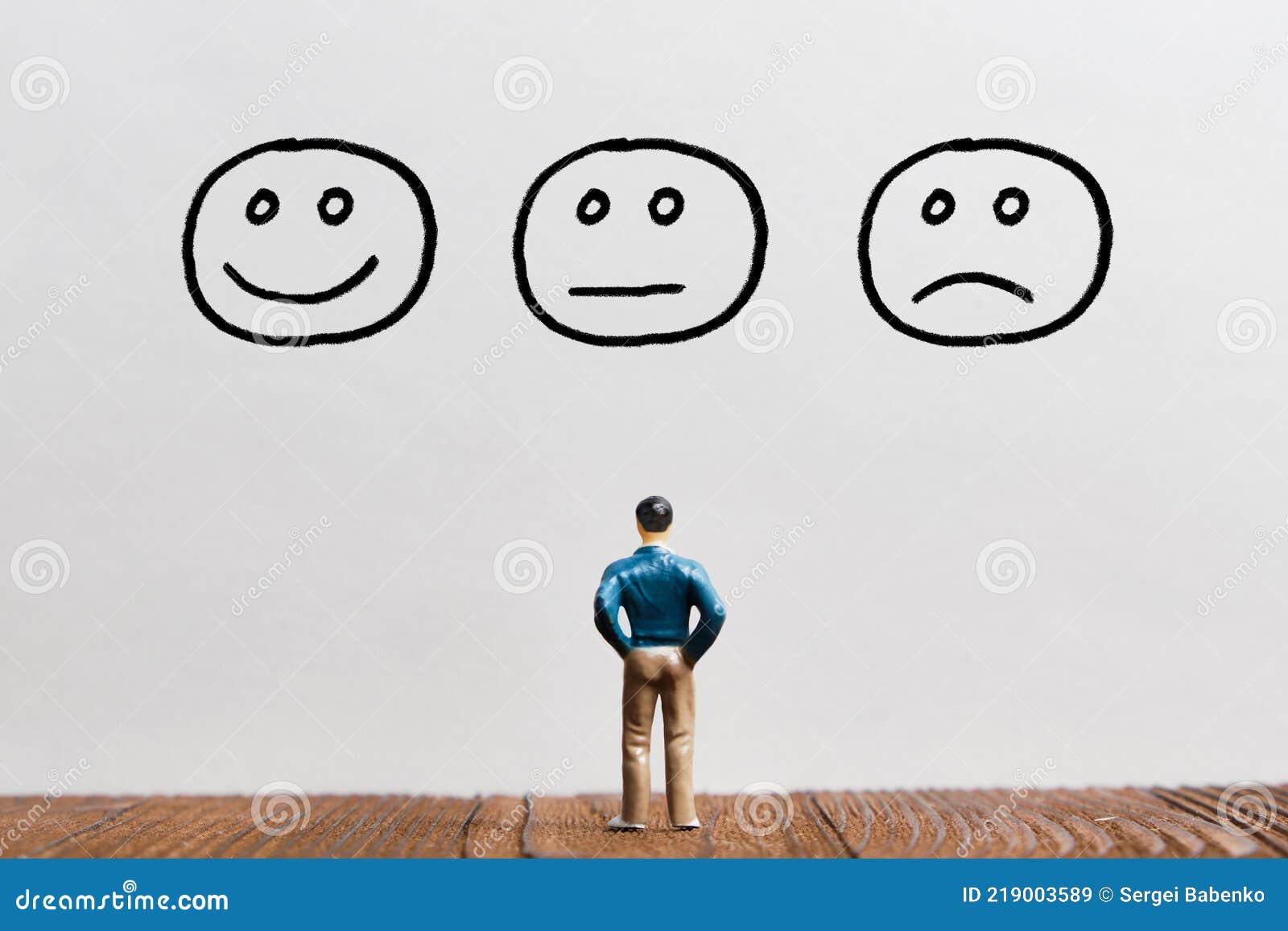 El Concepto De Una Persona Frente a Diferentes Estados De ánimo De Buena Calma Y Triste Imagen de archivo - Imagen de humores, presionado: 219003589 El Concepto De Una Persona Frente a Diferentes Estados De ánimo De Buena Calma Y Triste Imagen de archivo - Imagen de humores, presionado: 219003589