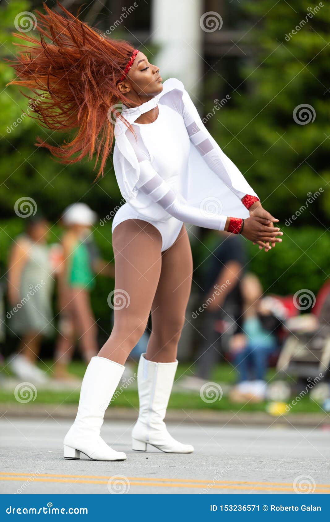 El Desfile 2019 De Pegaso Foto Editorial. Imagen De Mujer - 153236571