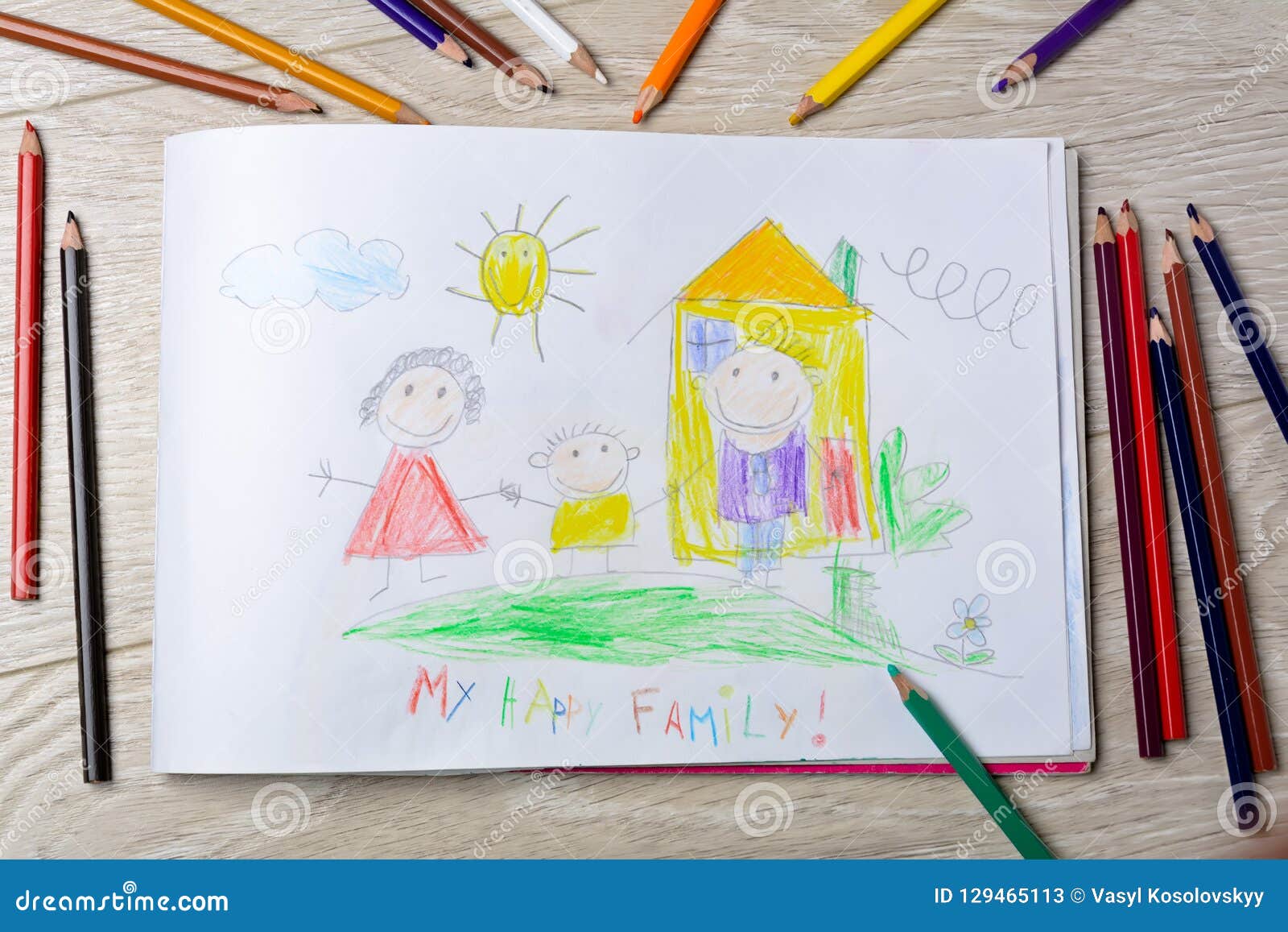 El Dibujo Del ` S De Los Niños Es Mi Familia Feliz Concepto De Creatividad  Del ` S De Los Niños Imagen de archivo - Imagen de sensaciones, muchacho:  129465113