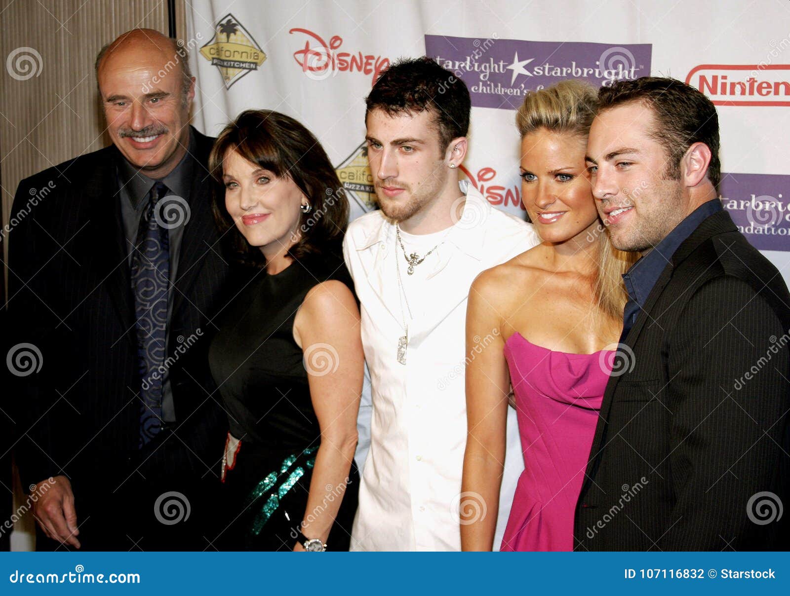 El Dr. Phil McGraw, Robin McGraw, Jordan McGraw, Erica Dahm Y Jay
