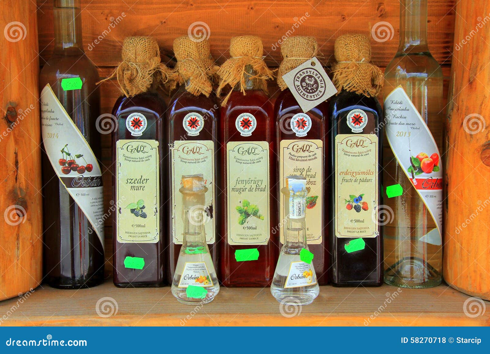 El Hogar Hizo El Jarabe Y El Brandy De Praid Foto de archivo editorial