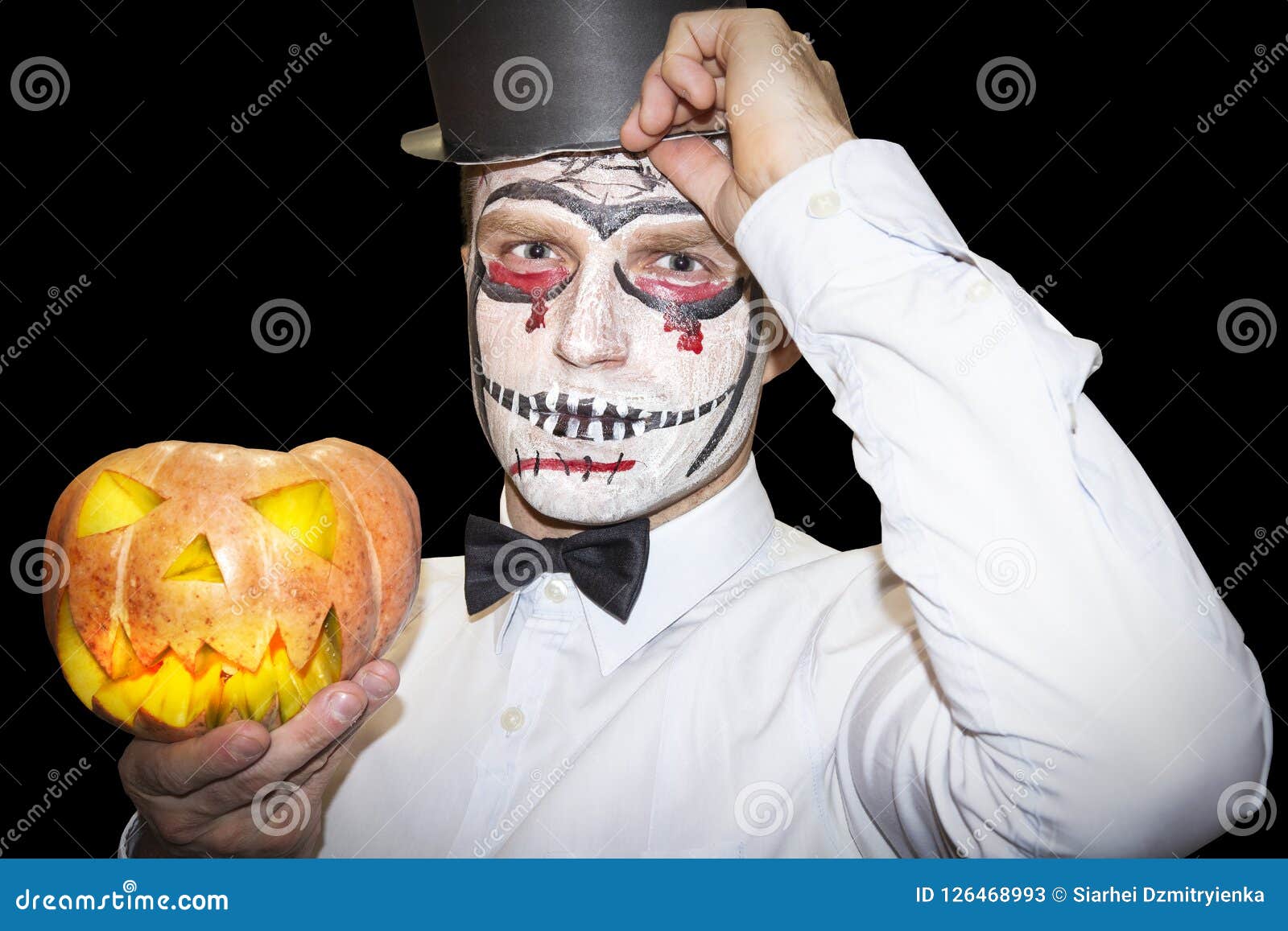 El Hombre De Halloween Con Maquillaje Sostiene La Calabaza Amarilla En Fondo Negro Antecedentes Del Partido De Halloween Imagen de archivo - Imagen de manera, adulto: 126468993 El Hombre De Halloween Con Maquillaje Sostiene La Calabaza Amarilla En Fondo Negro Antecedentes Del Partido De Halloween Imagen de archivo - Imagen de manera, adulto: 126468993