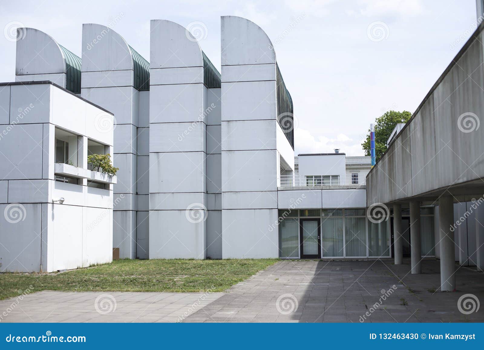 El Museo Del Archivo Del Bauhaus La Escuela Del Diseño En Berlín Foto de  archivo - Imagen de estilo, europa: 132463430