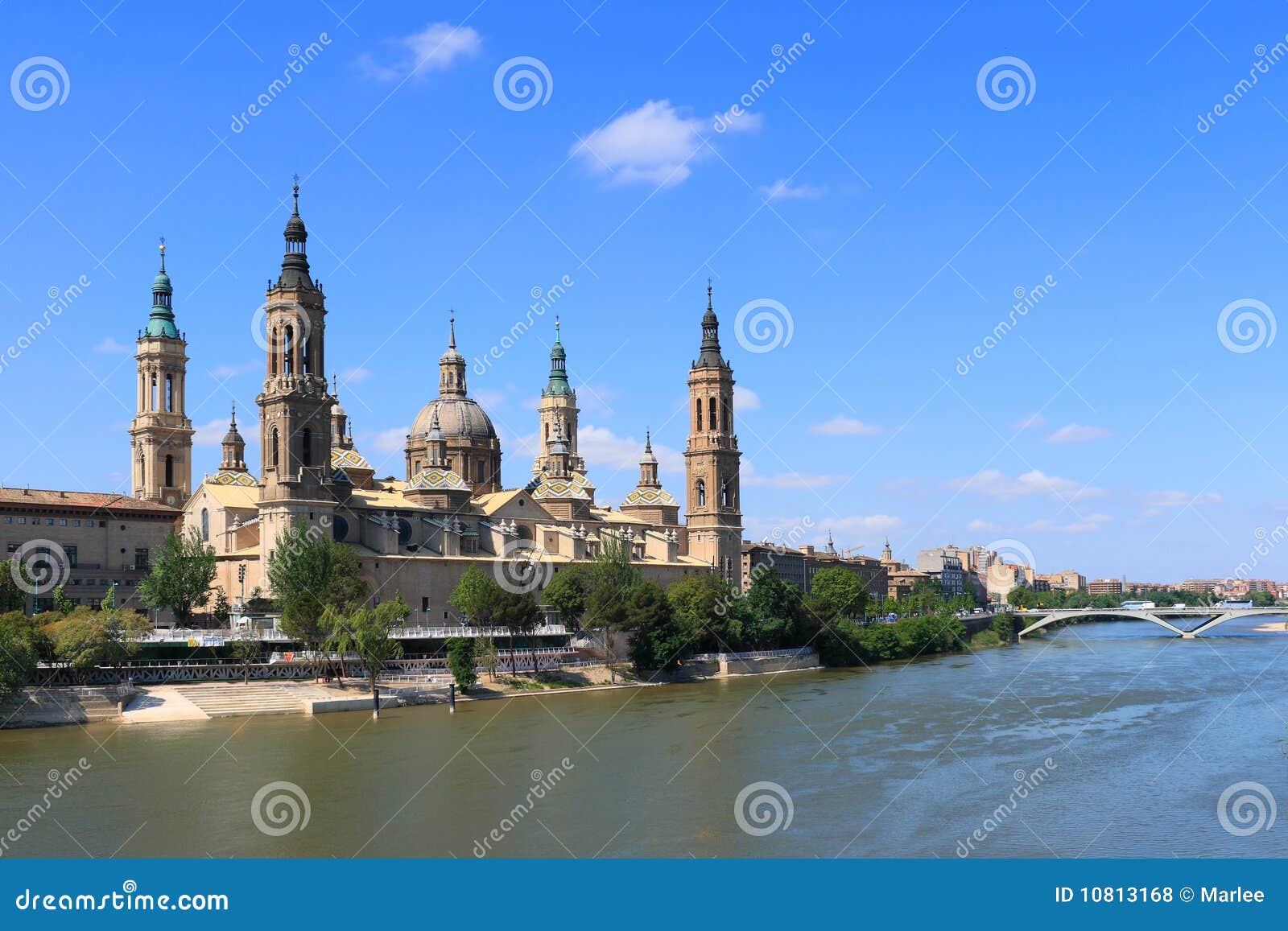 el pilar basilica (zaragoza, spain)