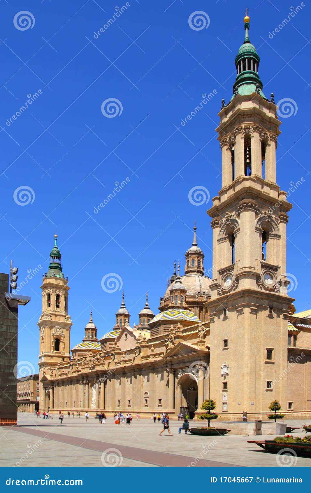 el pilar cathedral in zaragoza city spain outdoor