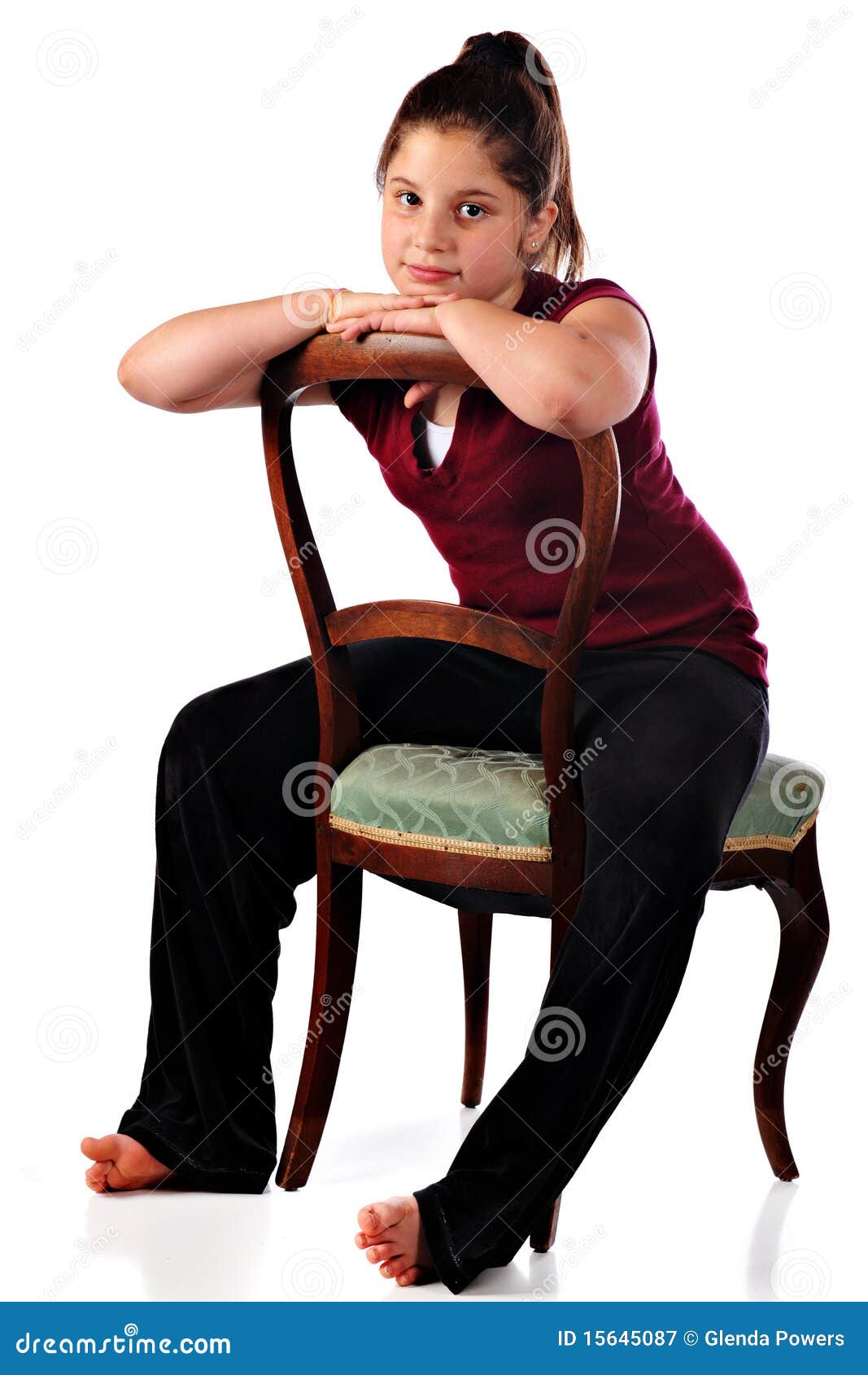 El sentarse al revés imagen de archivo. Imagen de sentada 15645087