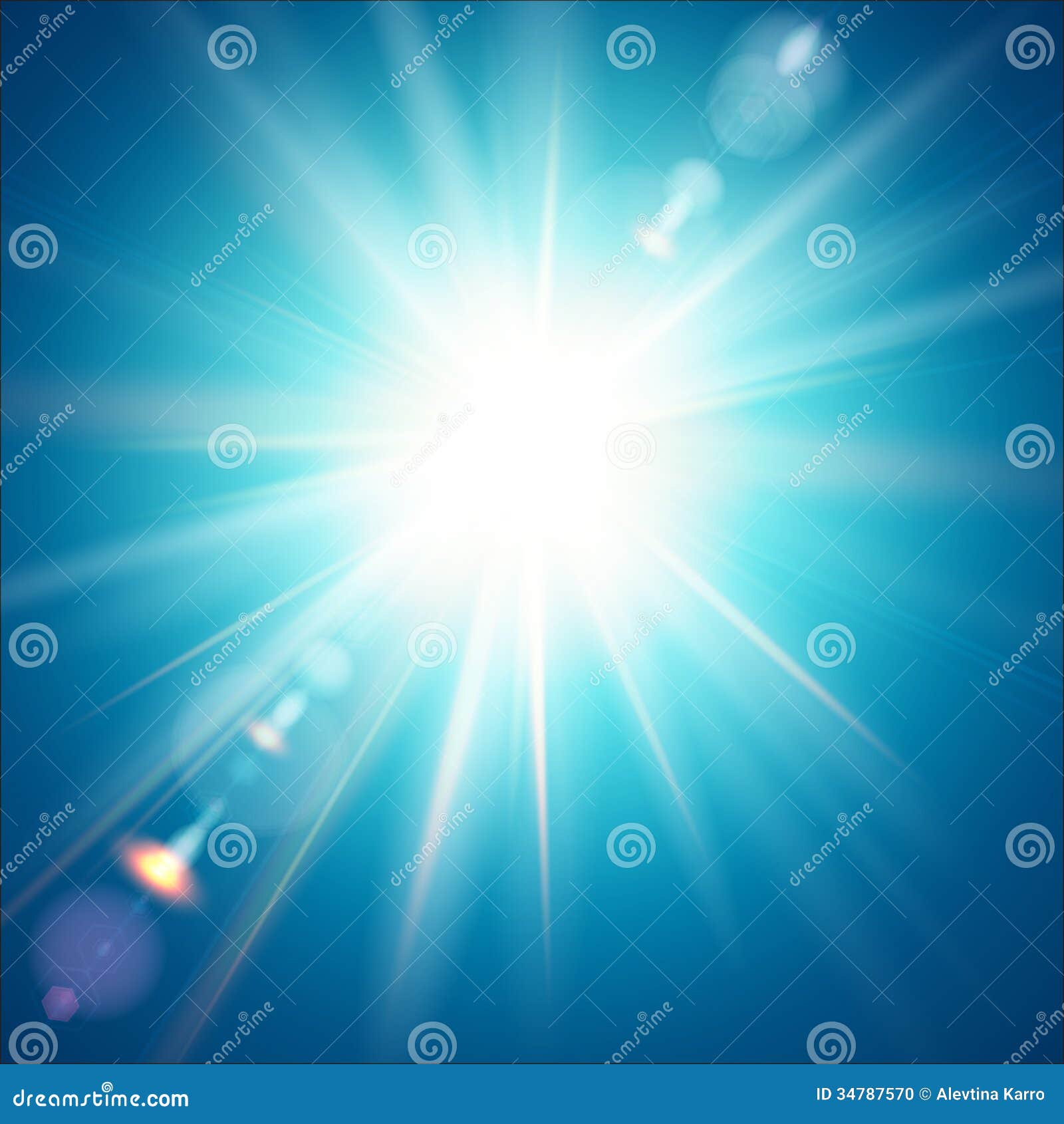 El Sol Brillante Brilla En Un Fondo Del Cielo Azul. Stock de