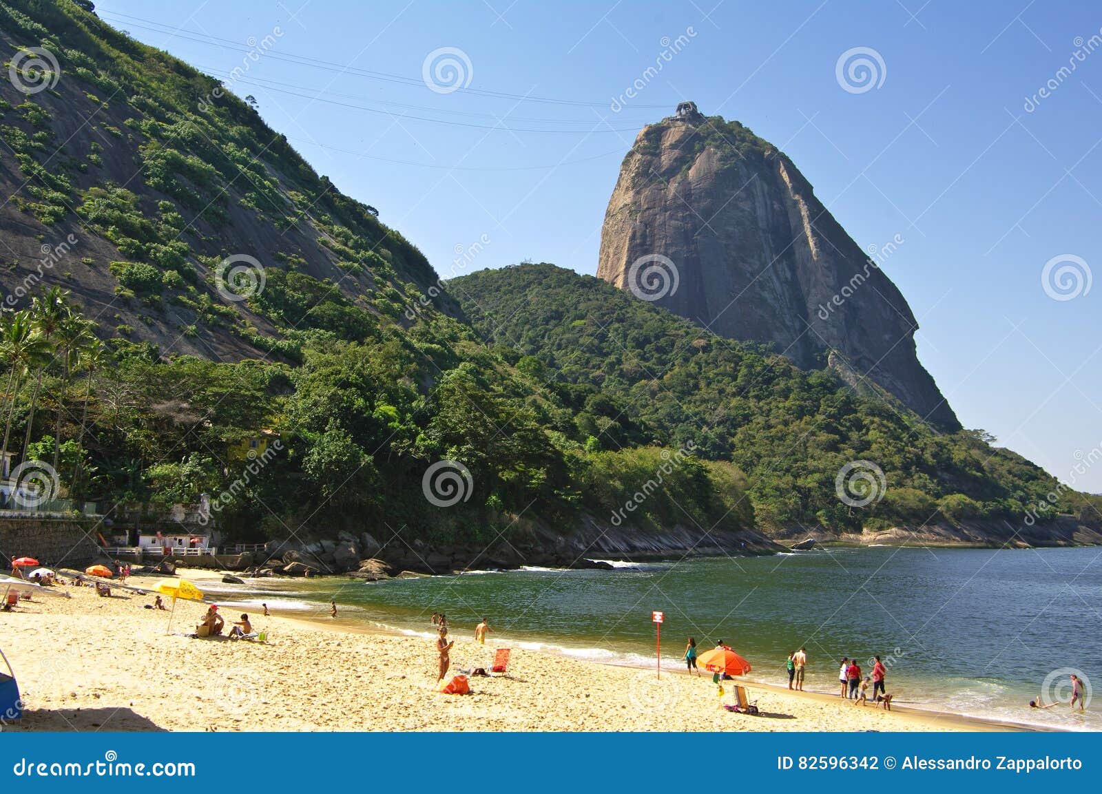 El Sugarloaf Pao De Azucar Y La Playa Fotografía editorial Imagen de