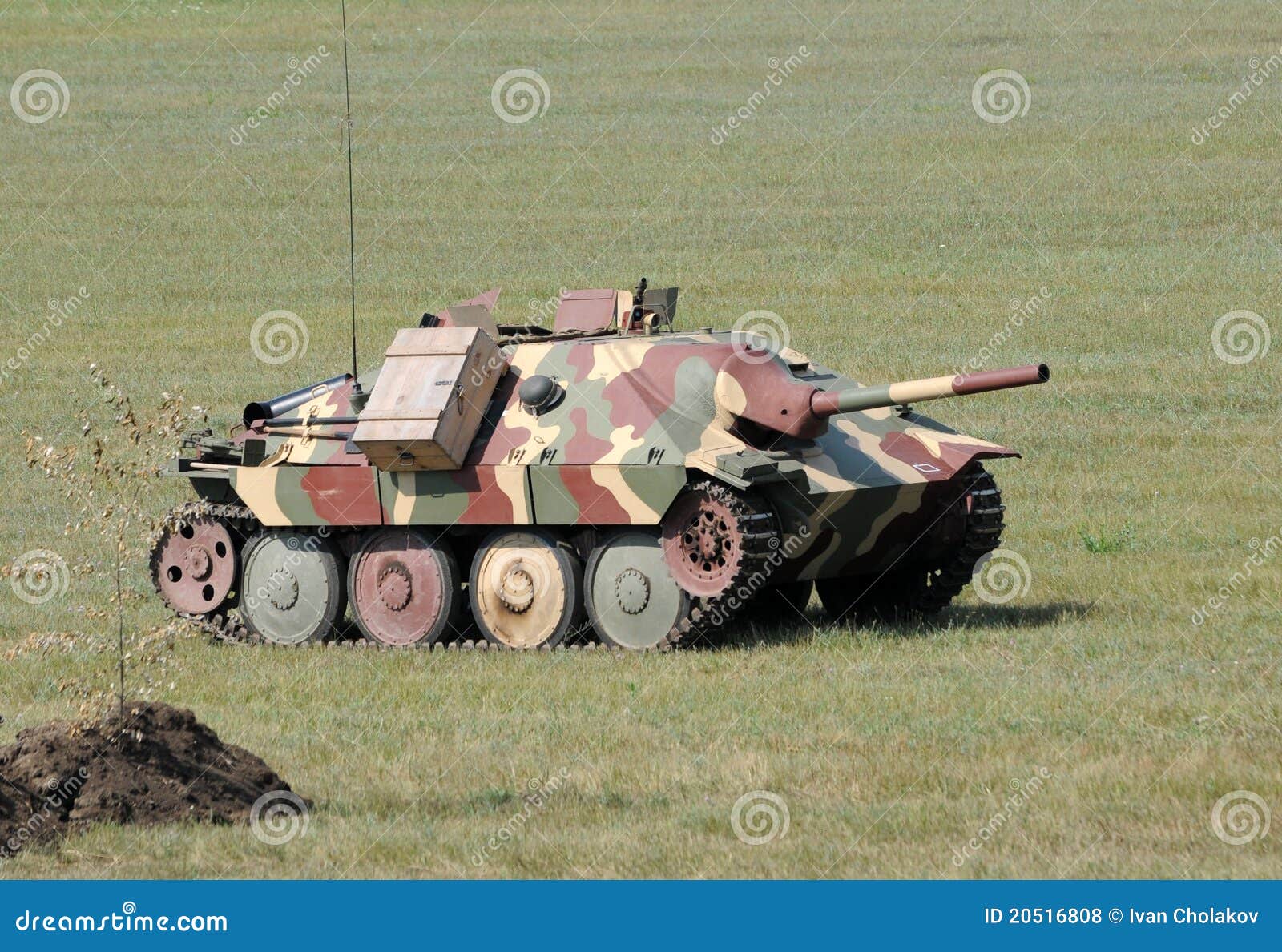 El tanque viejo WW2 foto de archivo. Imagen de tanque 20516808