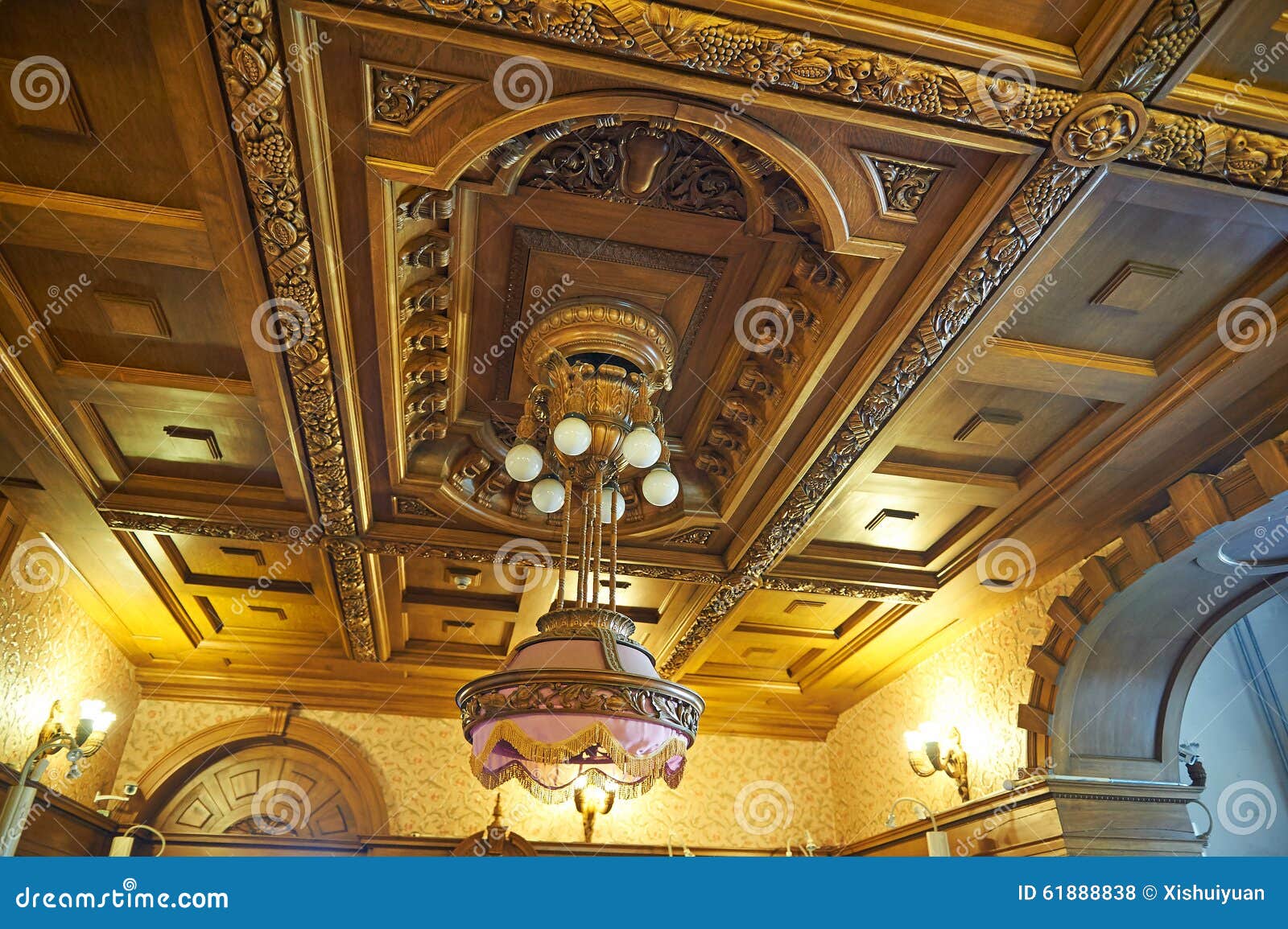 El techo y las luces foto de archivo editorial. Imagen de harbin - 61888838