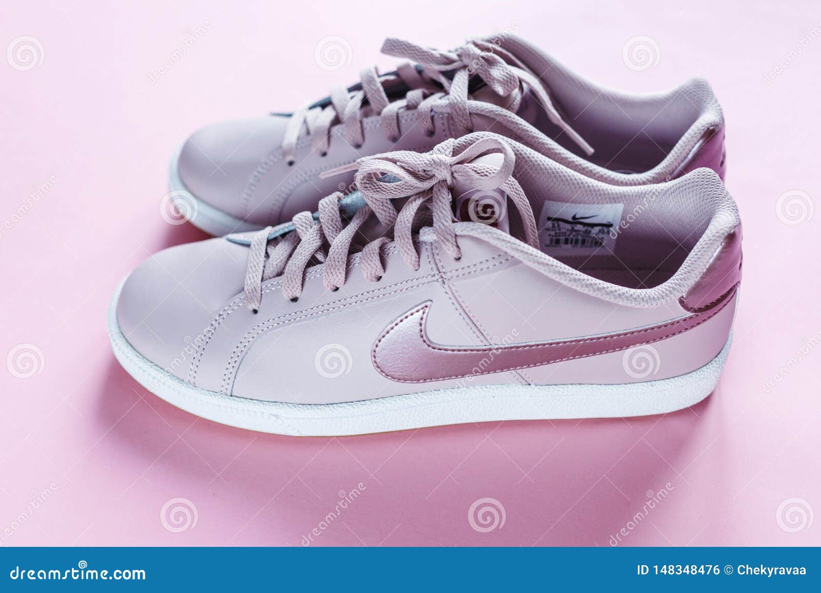 tenis nike color pastel