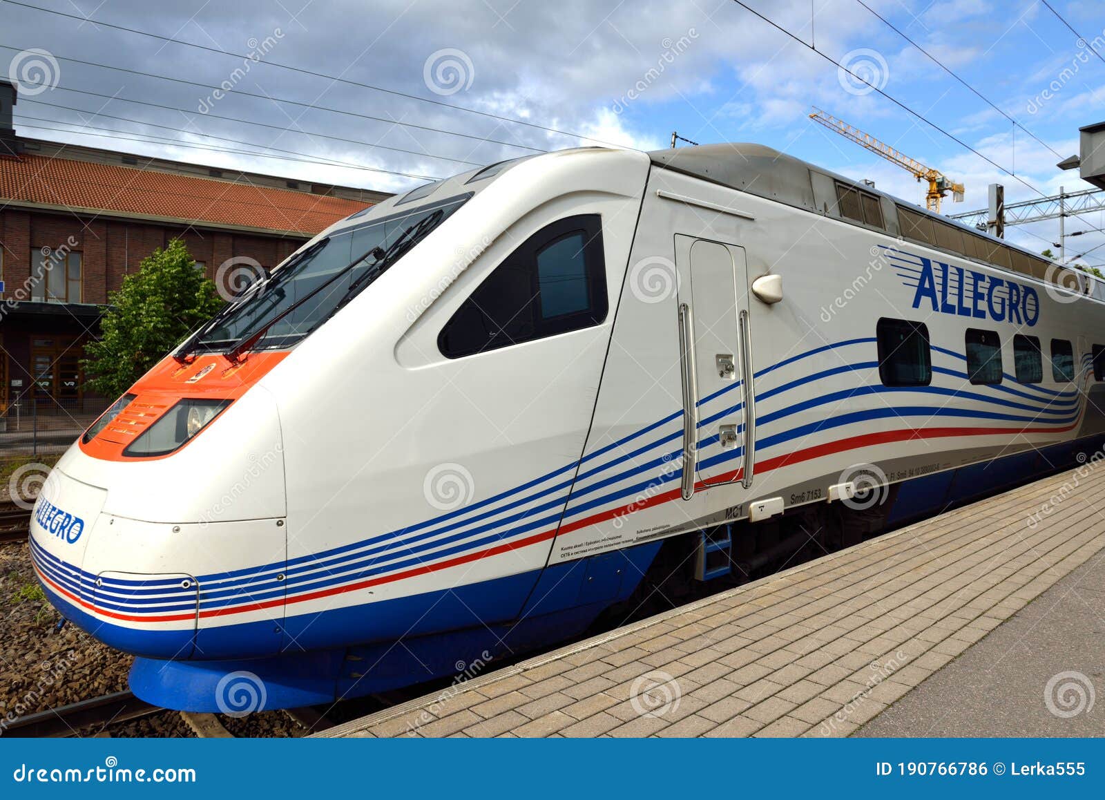 El Tren Allegro Tiene Una Velocidad Máxima De Funcionamiento De 220 Kph. Los Trenes Son Propiedad De Trenes Karelianos, Que Es Foto editorial Imagen de velocidad, pista: 190766786