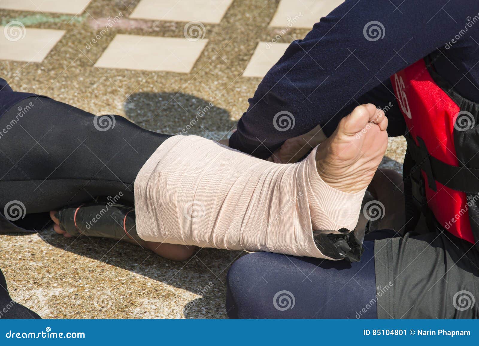 Elastic Bandage Apply Pressure Immobilized Technique Stock Image