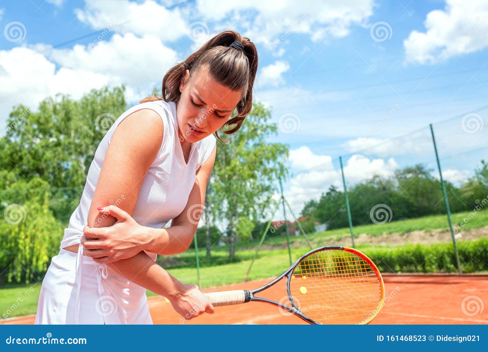 elbow injury in tennis, unpleasant facial expression