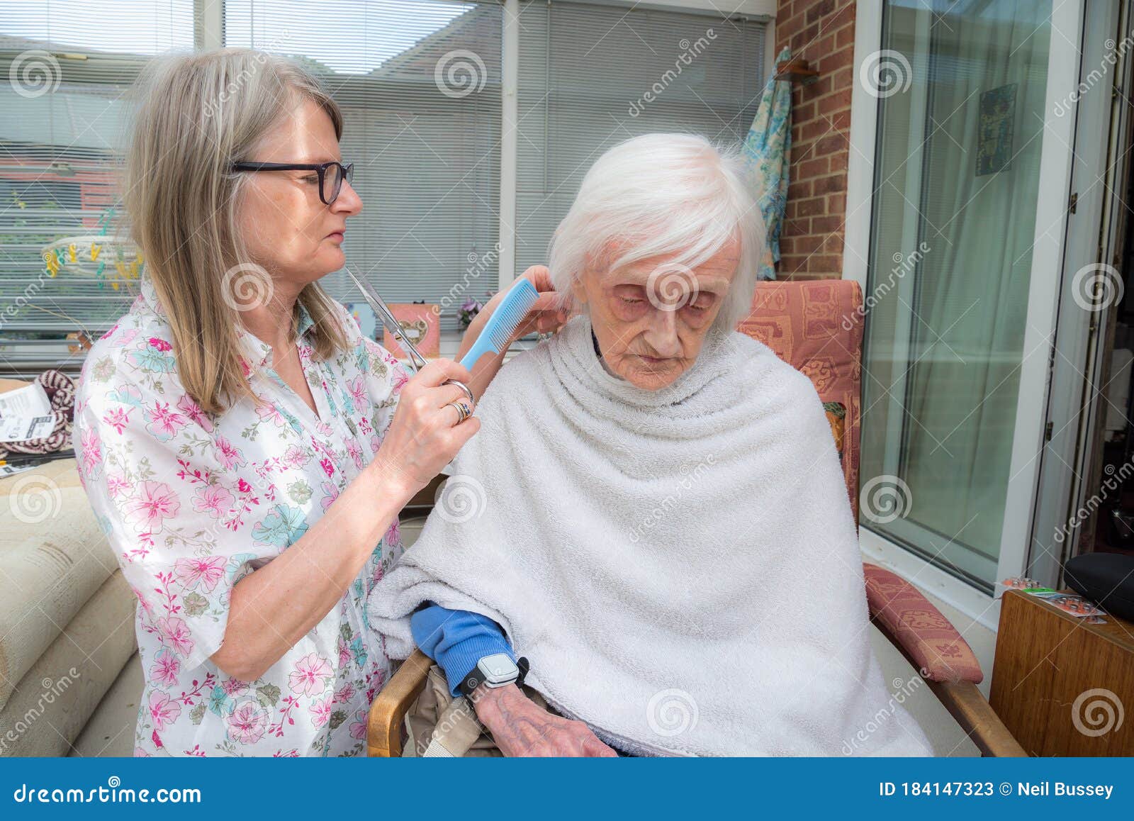 Elderly Woman Has Hair Cut by Her Carer during Corona Virus Lockdown at Home  Stock Image - Image of helping, isolation: 184147323