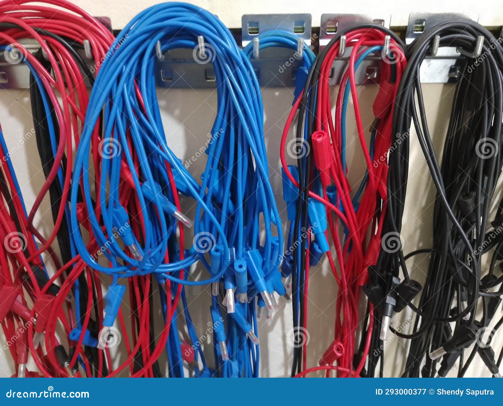 Electric Jumper Cable for Installation As TrainerBased Learning Stock