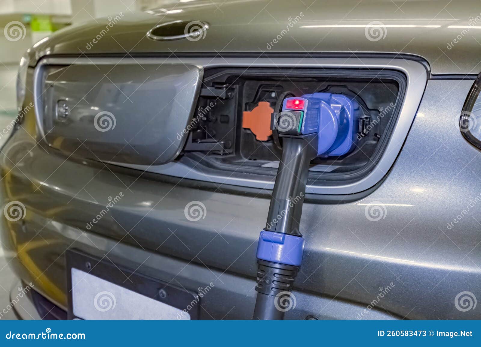 Electric Plug Connected To a Vehicle for Energy Fulfil from Charging