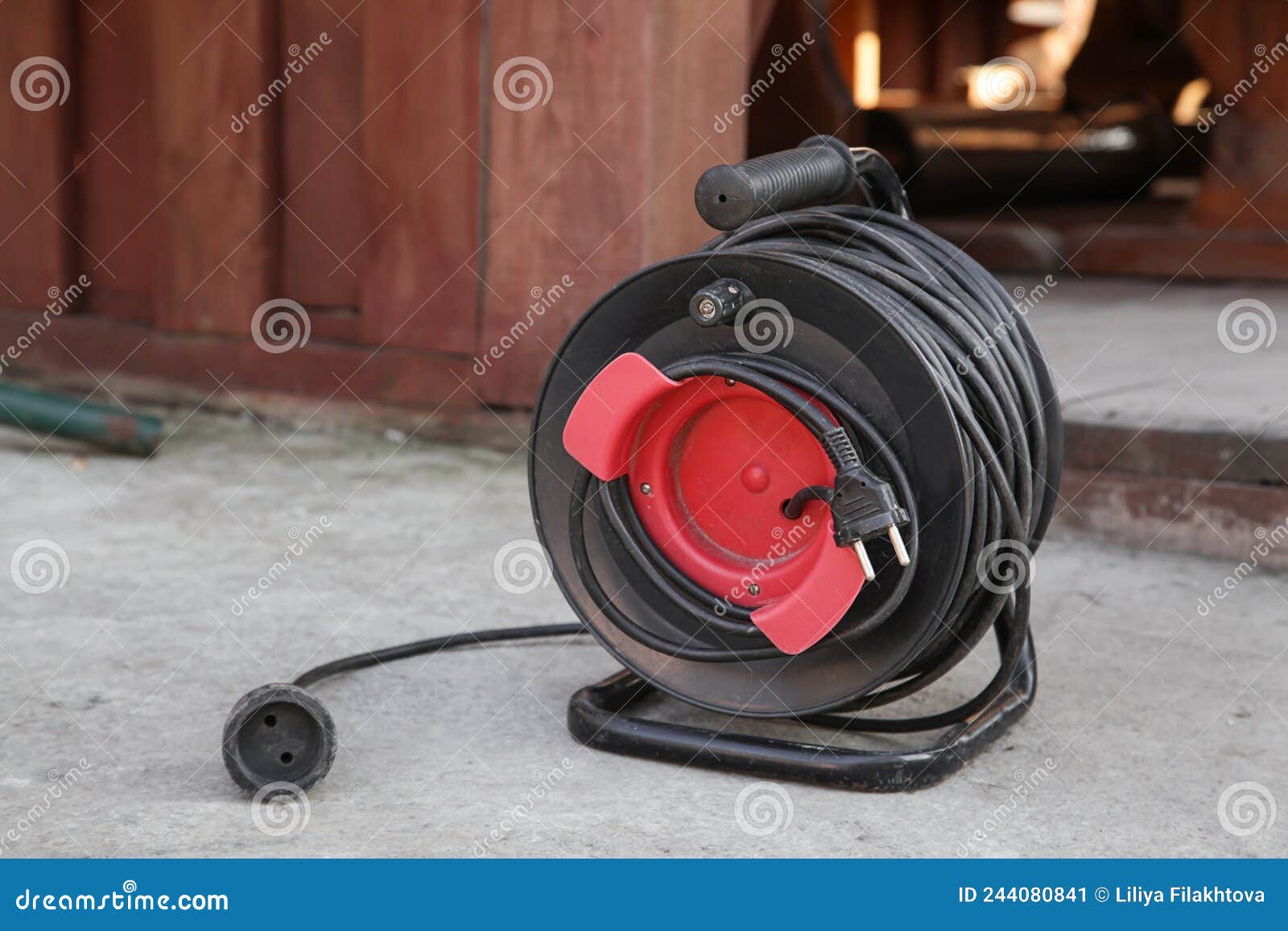 Electrical Long Extension Cable Cord on Reel with Remote Socket Stock