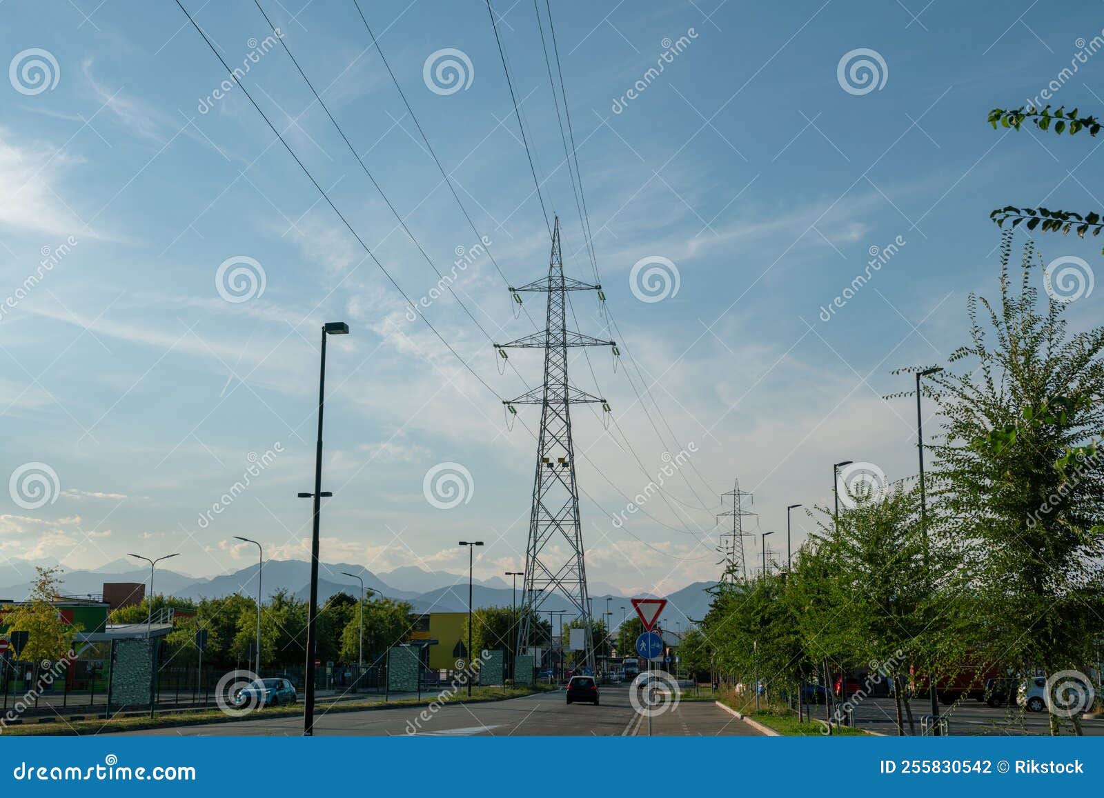 electricity pylon: energy crisis and energy cost, two increasingly important voices in the economic, industry and politica.