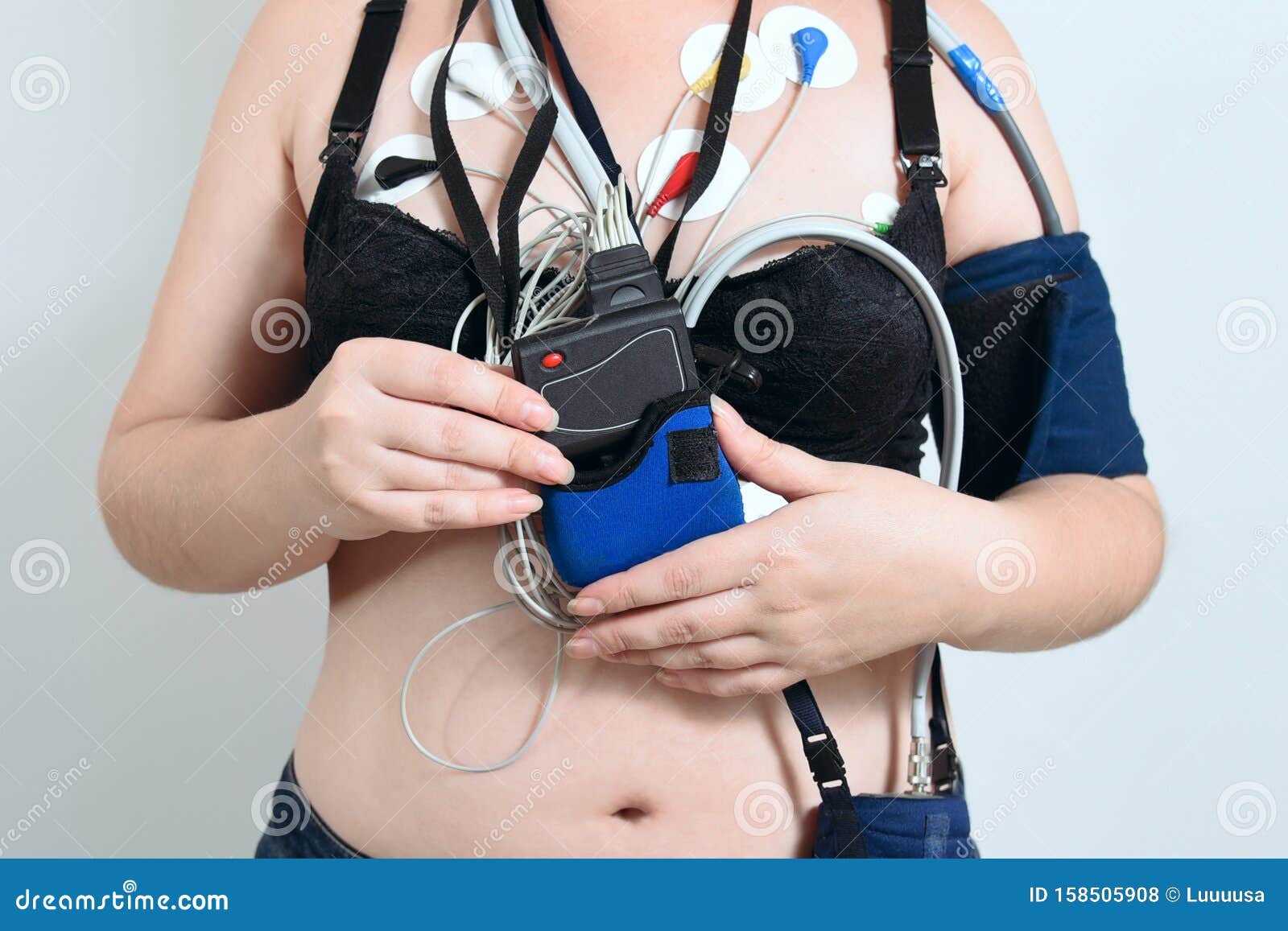 https://thumbs.dreamstime.com/z/electrodes-holter-monitoring-blood-pressure-monitor-system-chest-woman-electrodes-holter-monitoring-blood-158505908.jpg