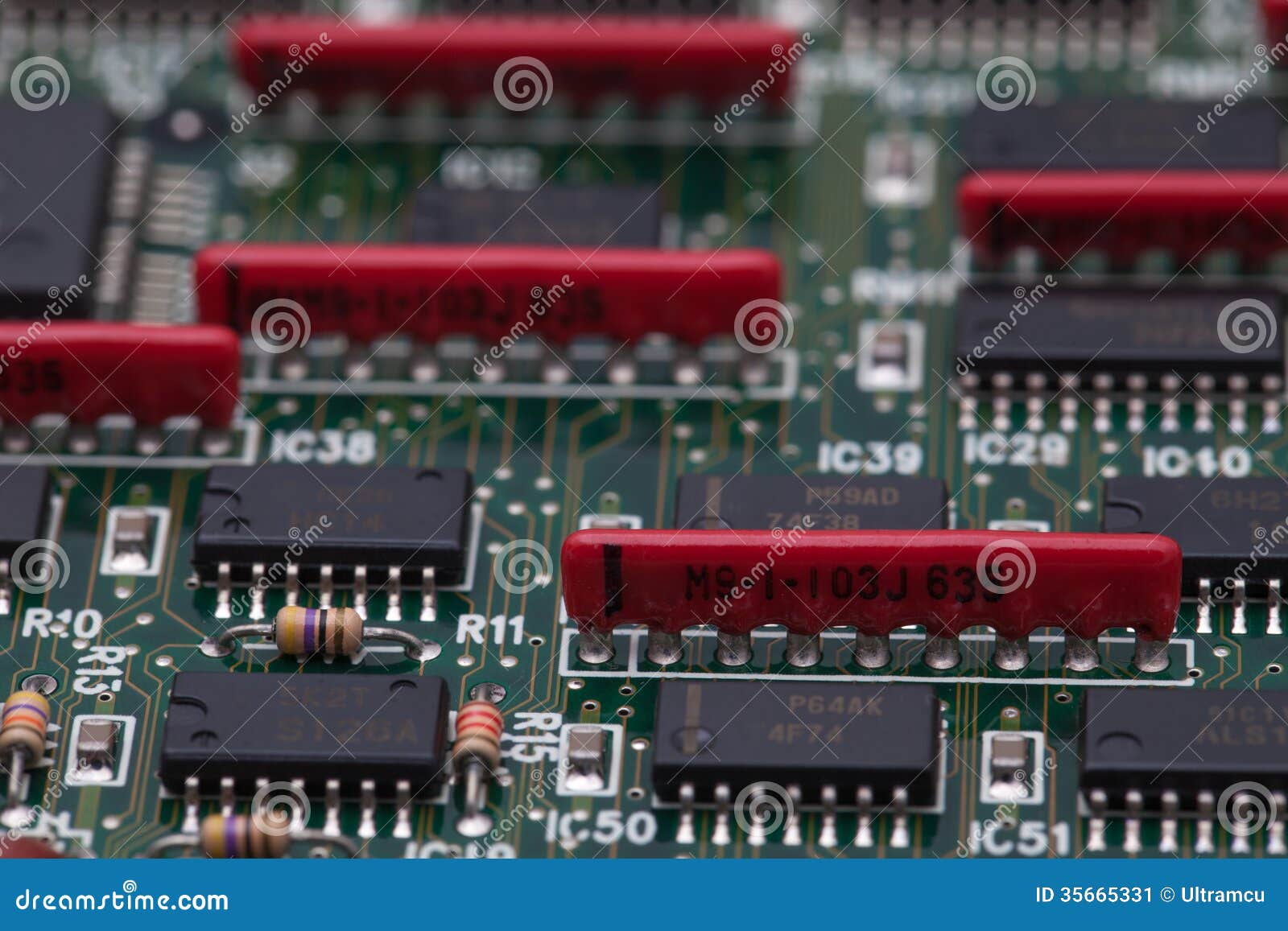 Electronic Chip on Green PCB and Parallel Resister Stock Image Image