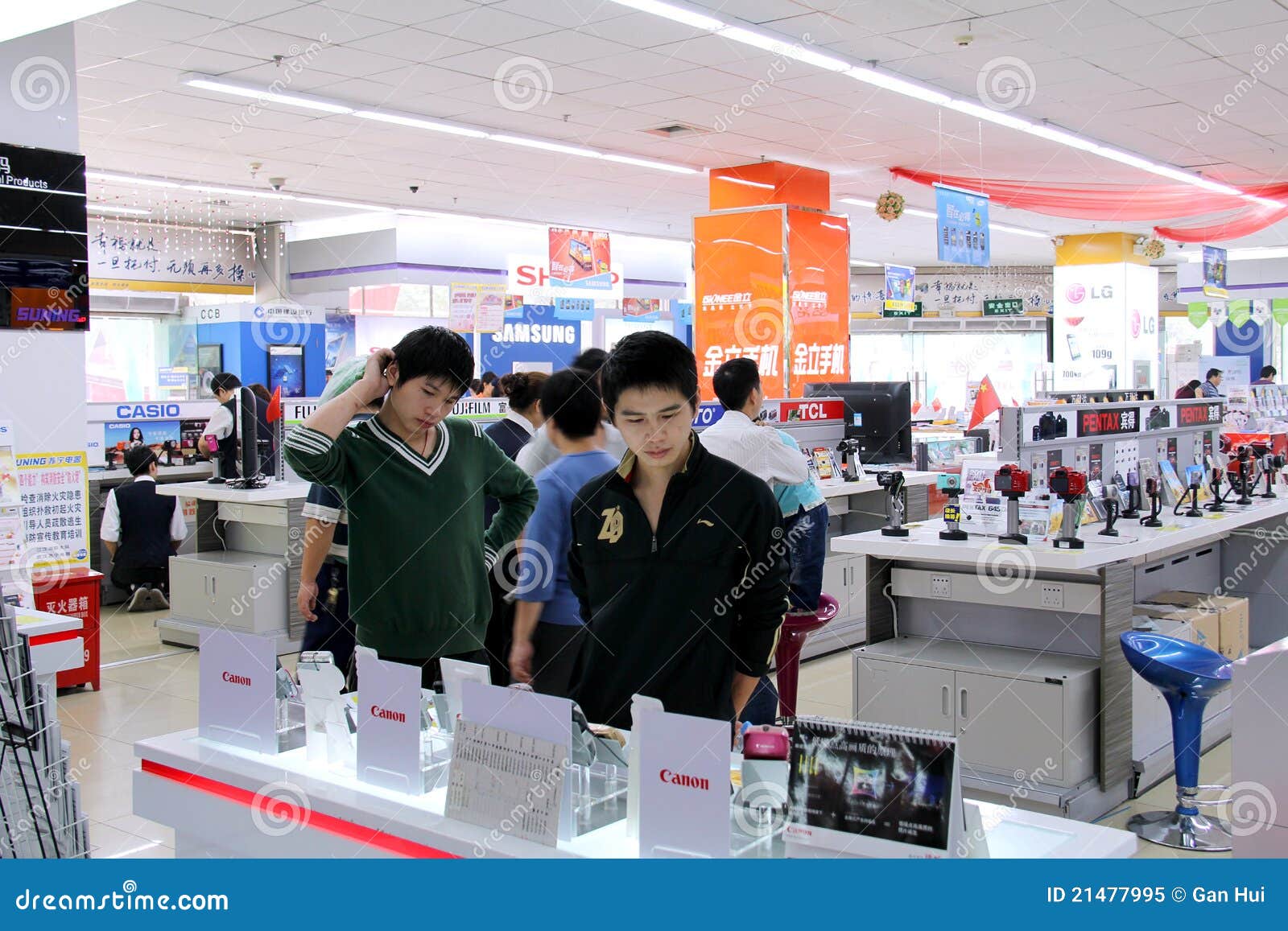 Electronic market in China editorial image. Image of lumix 21477995