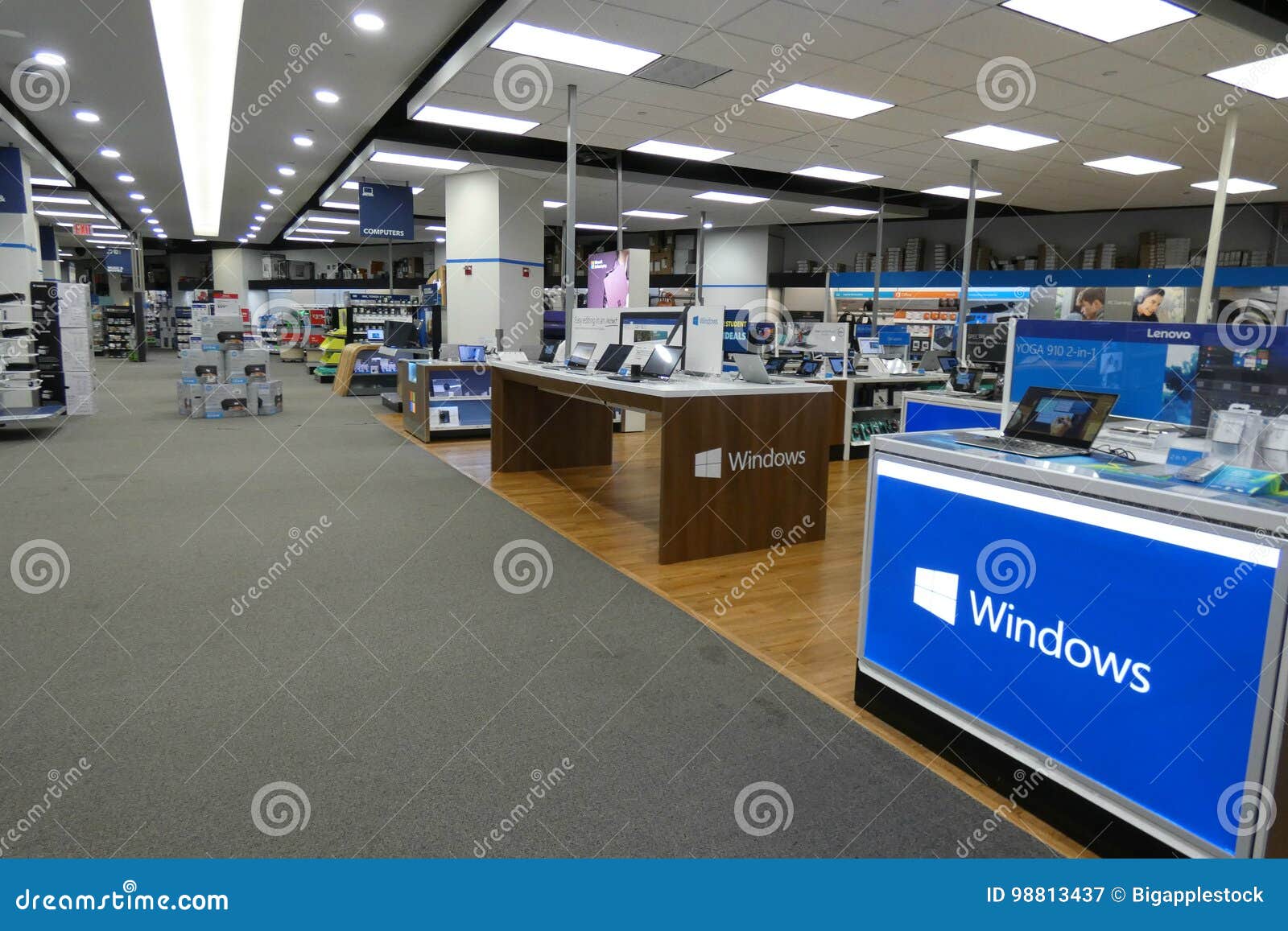 Electronics Store editorial photography. Image of electronics 98813437