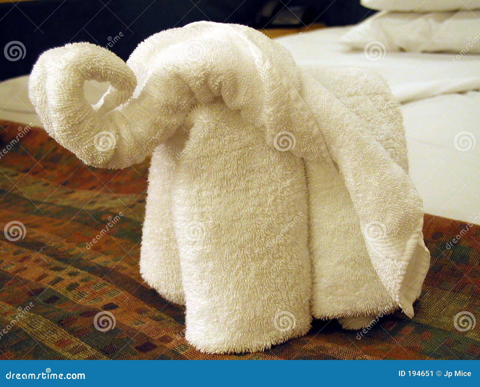 Elefante. Plegamiento de la toalla.