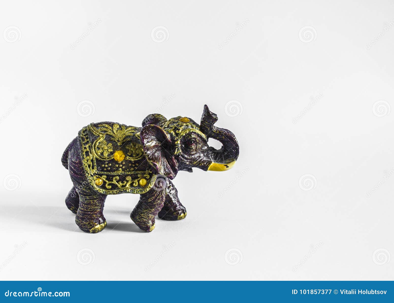 Elefante, Un Símbolo De La Buena Suerte Imagen de archivo - Imagen de  dorado, fondo: 101857377