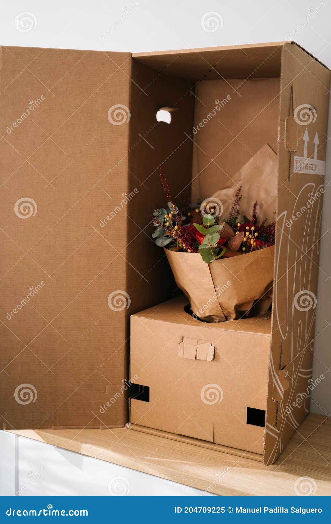 233 Art Transport Wooden Box Stock Photos - Free & Royalty-Free Stock  Photos from Dreamstime
