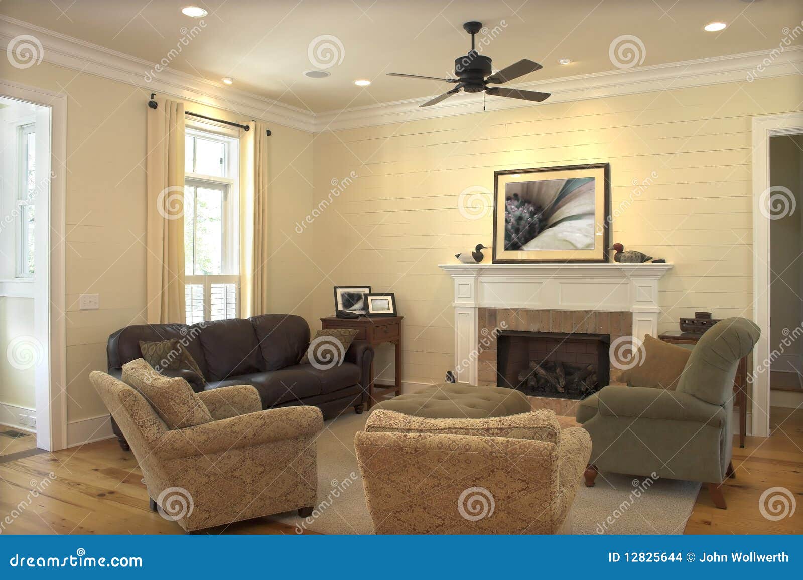 elegant-livingroom-12825644.jpg