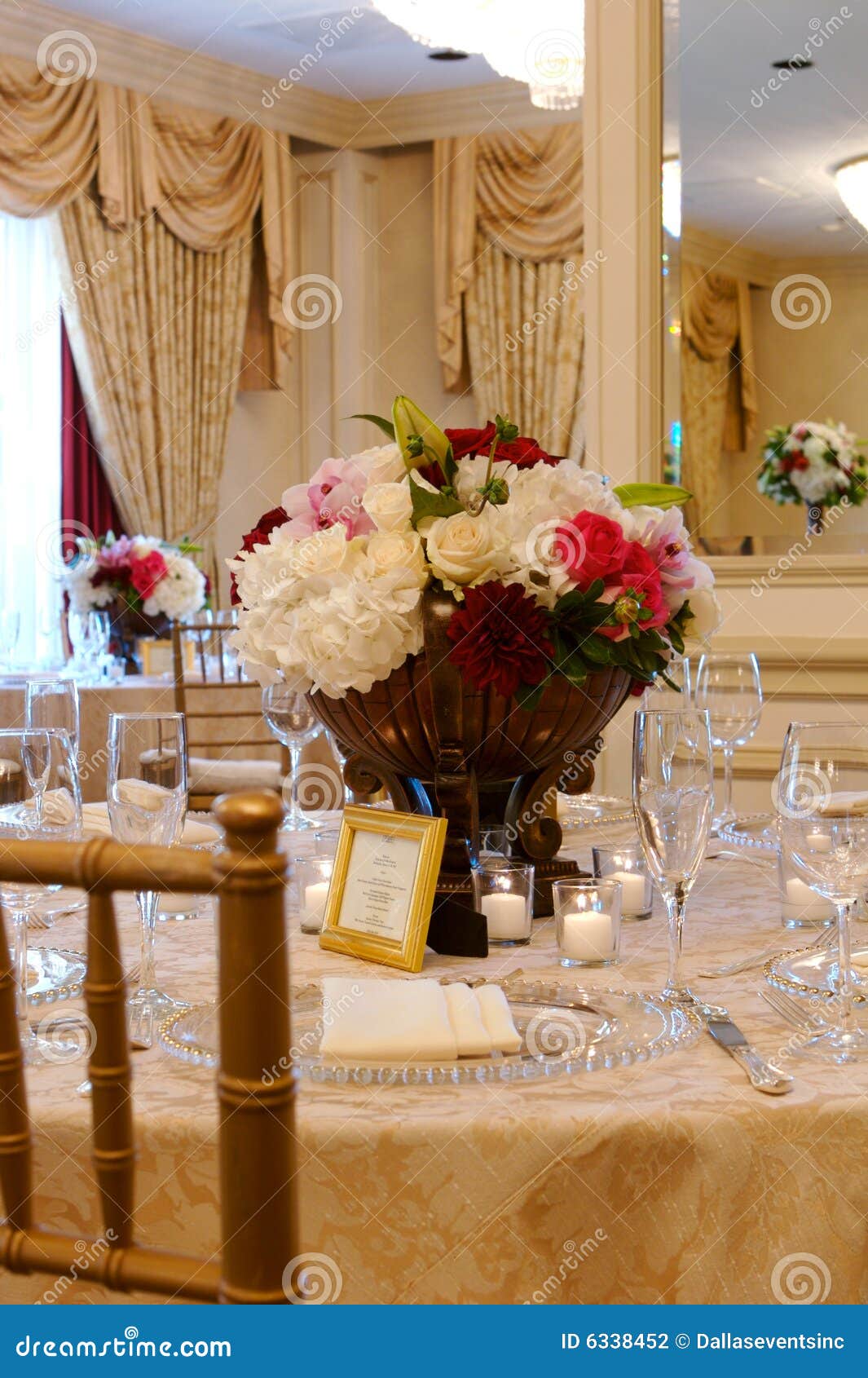 An elegant place setting stock photo. Image of glass, napkin 6338452