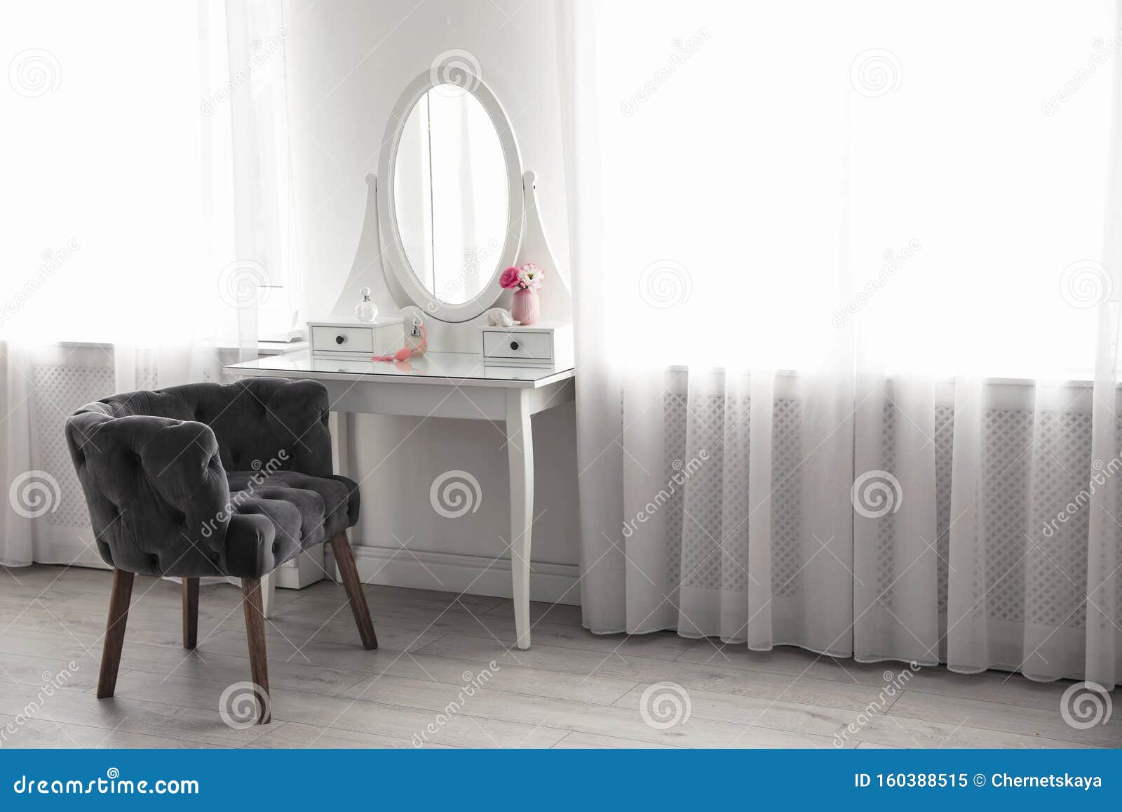 Featured image of post Light Grey Dressing Table Chair / A contemporary dressing table set available in a choice of a colours and featuring three large drawers.