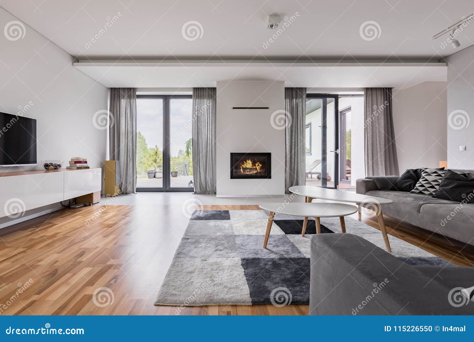 Uitgelezene Elegante Woonkamer Met Open Haard Stock Foto - Afbeelding SP-79