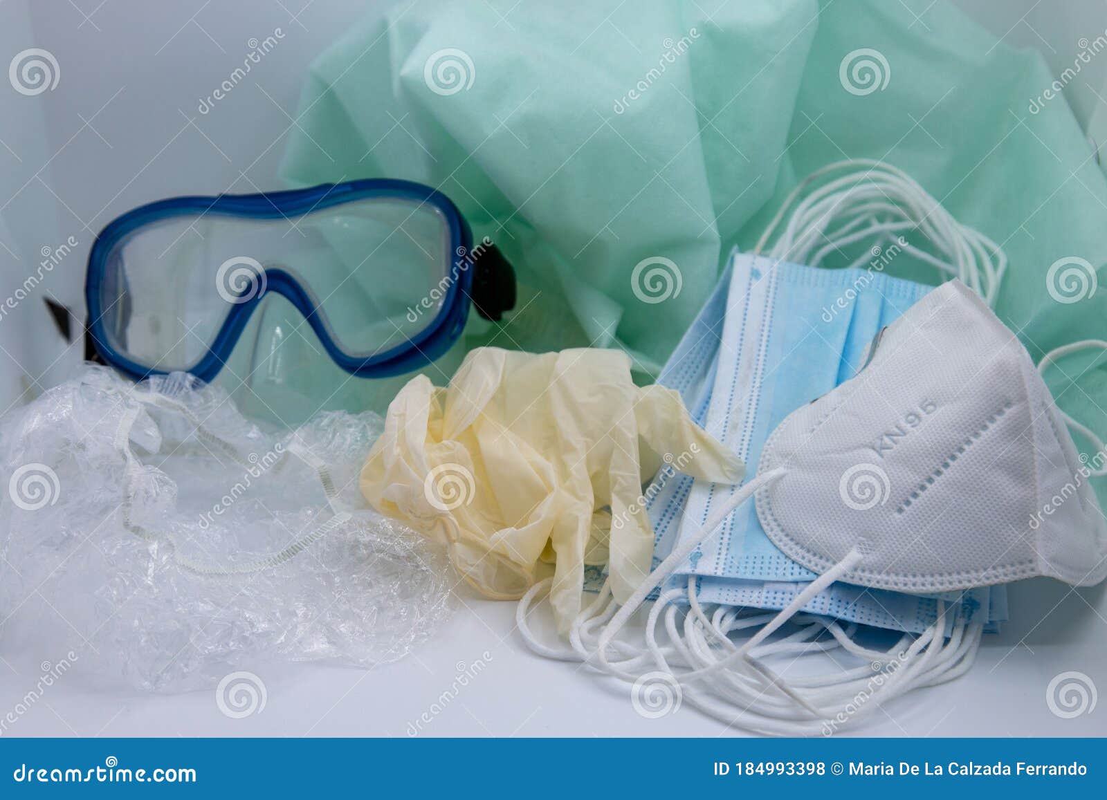 os de protecciÃÂ³n guantes, gafas, mascarillas, gorro quirÃÂºrgicos para medicos y personas