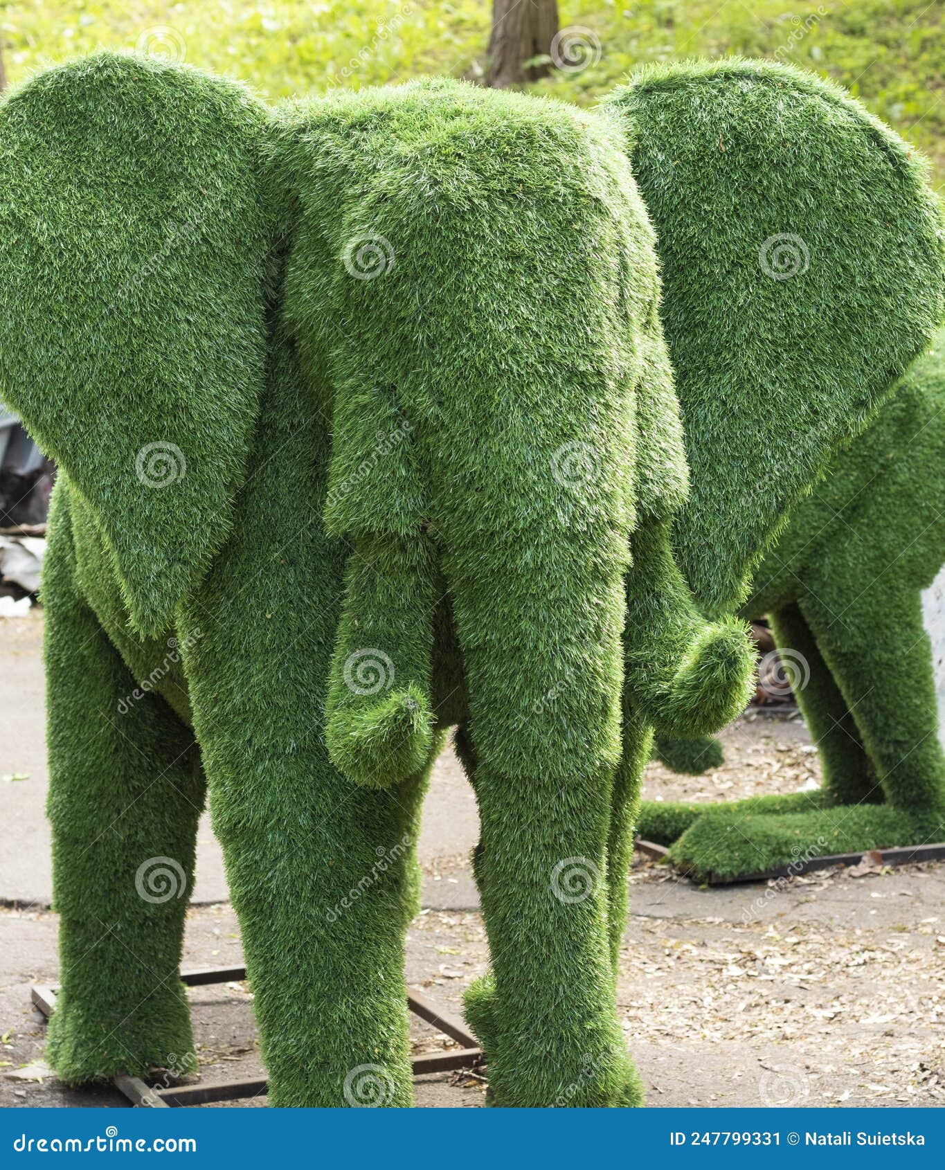 Elephant Created from Bushes at Green Animals. Garden Statues, Sculptures.  Editorial Photo - Image of ecology, decor: 247799331