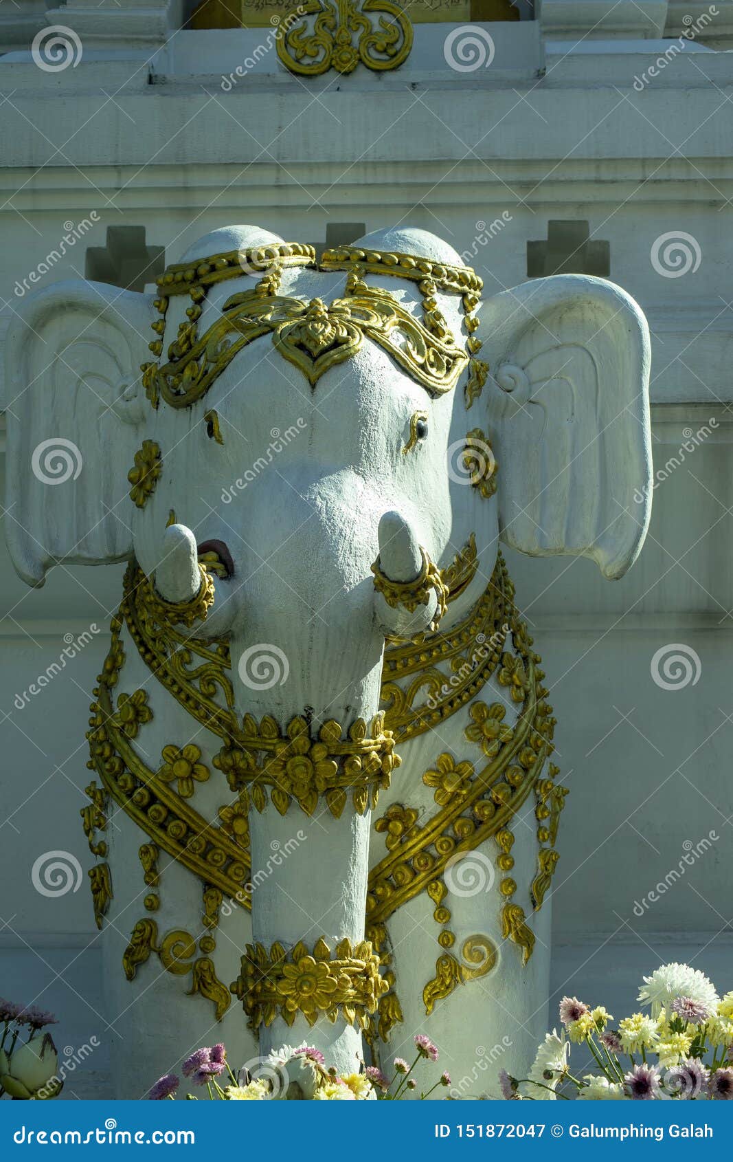 Elephant Statue, Wat Klang Wieng, Chiang Rai, Thailand Stock Image ...