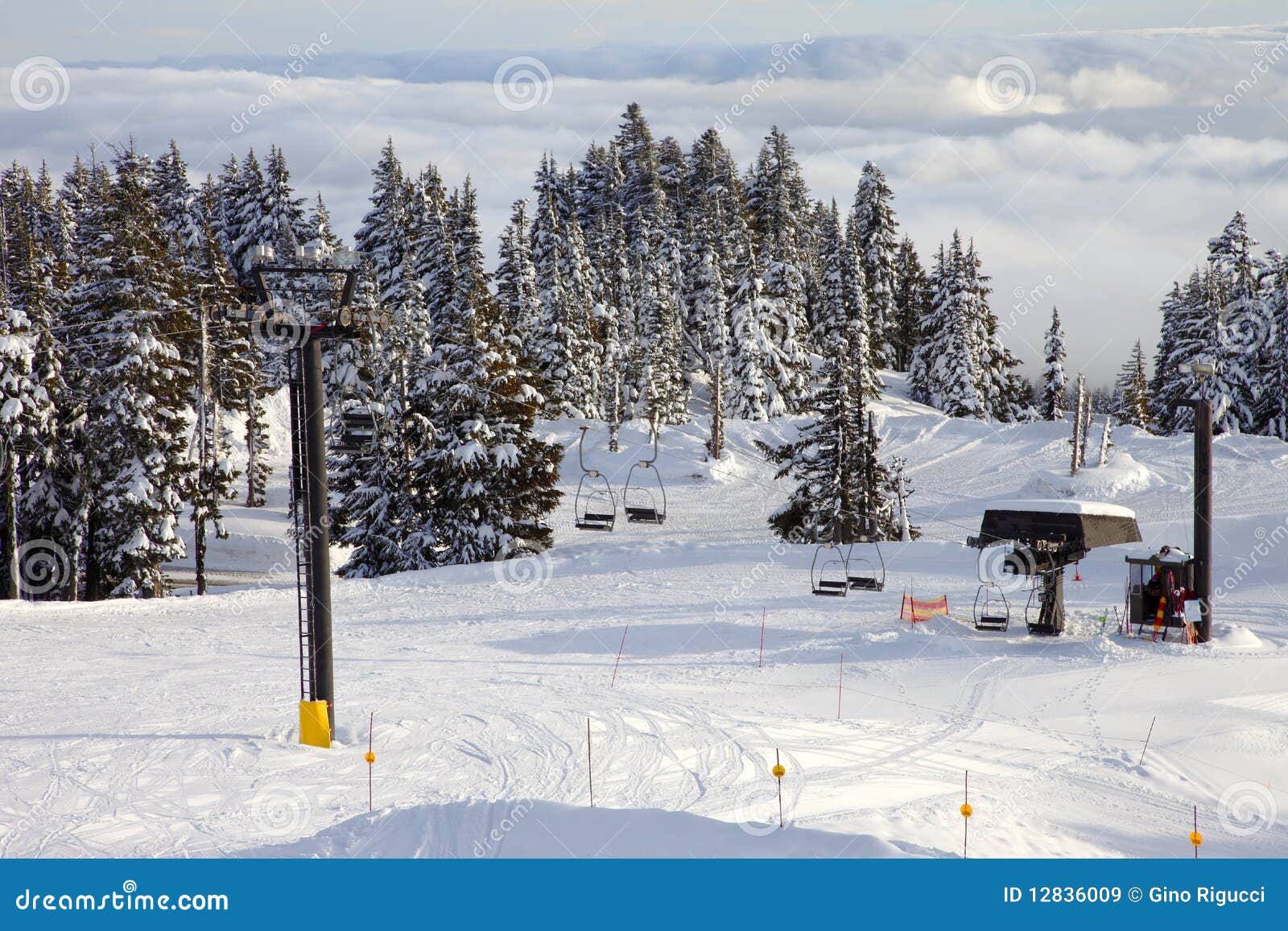 Elevación De Esquí Mecánica, Mt. Capo Motor Oregon. Imagen de archivo