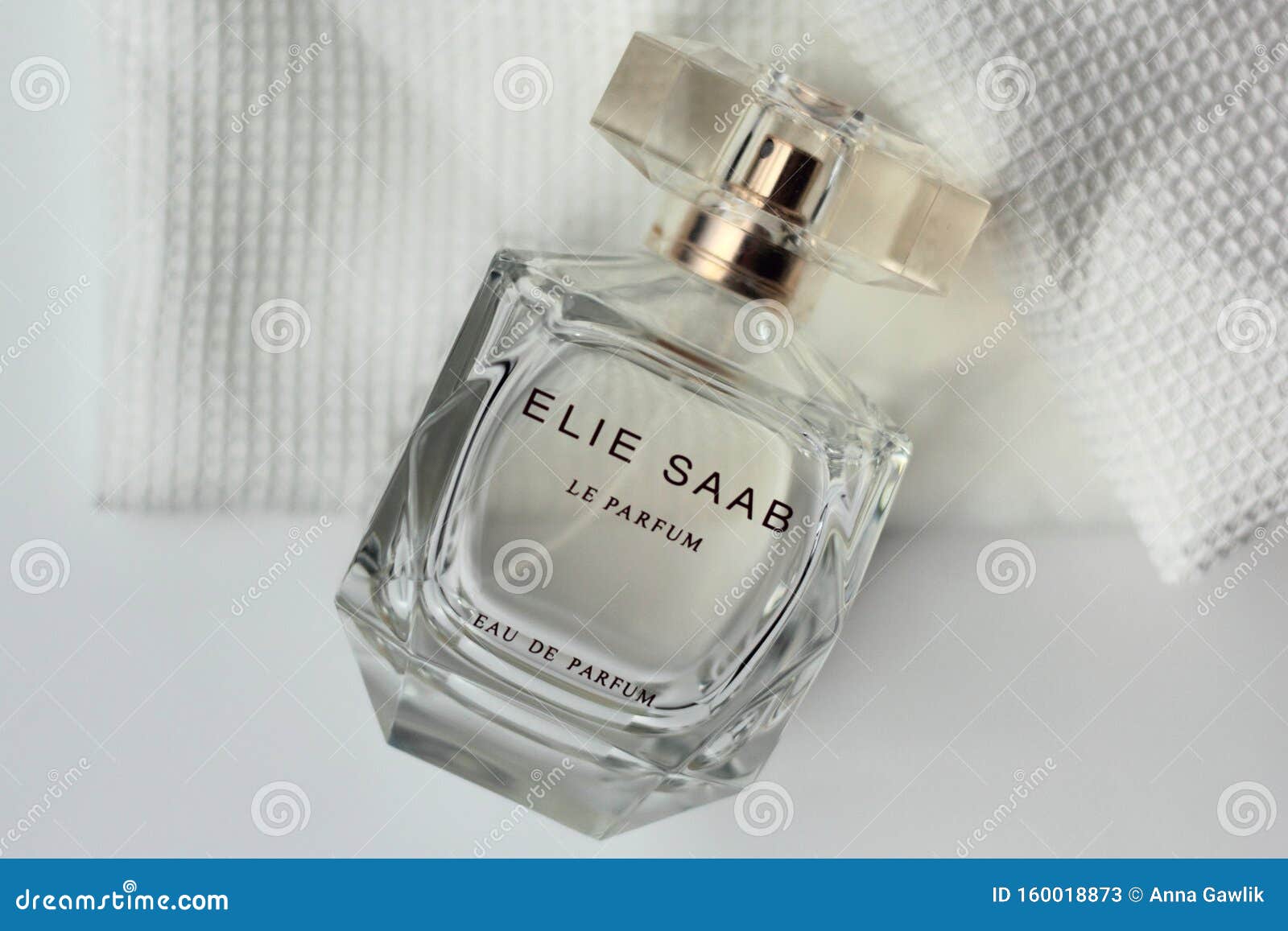 Elie Saab Le Parfum editorial stock photo. Image of company - 160018873